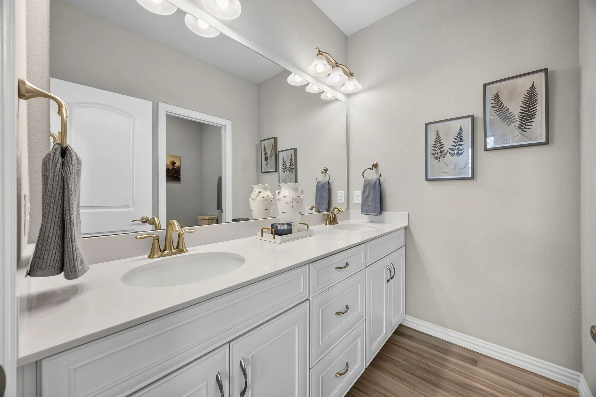 Single Family Residence For Sale in Collin County , 1325 Bailey Lane, Allen, Texas 75013, 3 Bedroom, 3 Bathroom, 2 Garage spaces, 2,367 Sqft, built in 2018, mls#21350985, Real Estate Agent in Allen, Homes For Sale in Collin county, Homes For Sale in Allen, Realtor in Allen Texas, Real Estate Brokerage Independent Realty Texas, Luminita Cordes Realtor