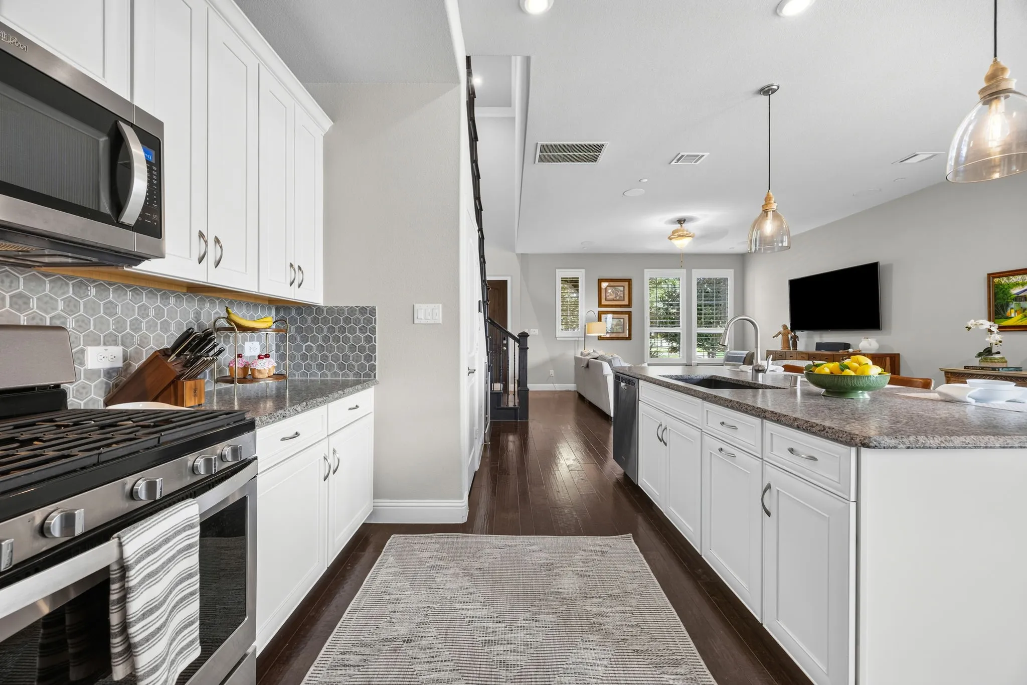 Single Family Residence For Sale in Collin County , 1325 Bailey Lane, Allen, Texas 75013, 3 Bedroom, 3 Bathroom, 2 Garage spaces, 2,367 Sqft, built in 2018, mls#21350985, Real Estate Agent in Allen, Homes For Sale in Collin county, Homes For Sale in Allen, Realtor in Allen Texas, Real Estate Brokerage Independent Realty Texas, Luminita Cordes Realtor