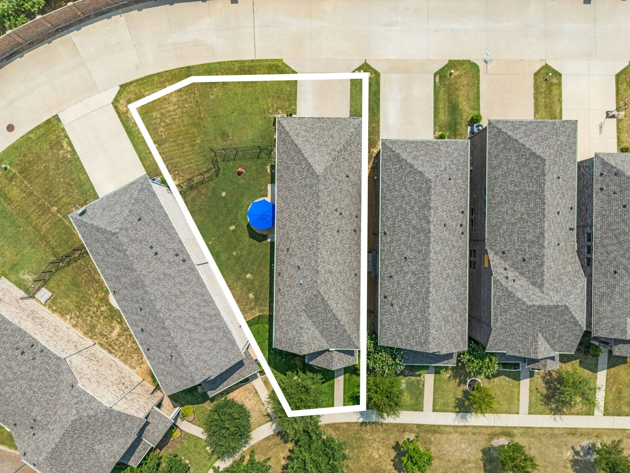 Single Family Residence For Sale in Collin County , 1325 Bailey Lane, Allen, Texas 75013, 3 Bedroom, 3 Bathroom, 2 Garage spaces, 2,367 Sqft, built in 2018, mls#21350985, Real Estate Agent in Allen, Homes For Sale in Collin county, Homes For Sale in Allen, Realtor in Allen Texas, Real Estate Brokerage Independent Realty Texas, Luminita Cordes Realtor
