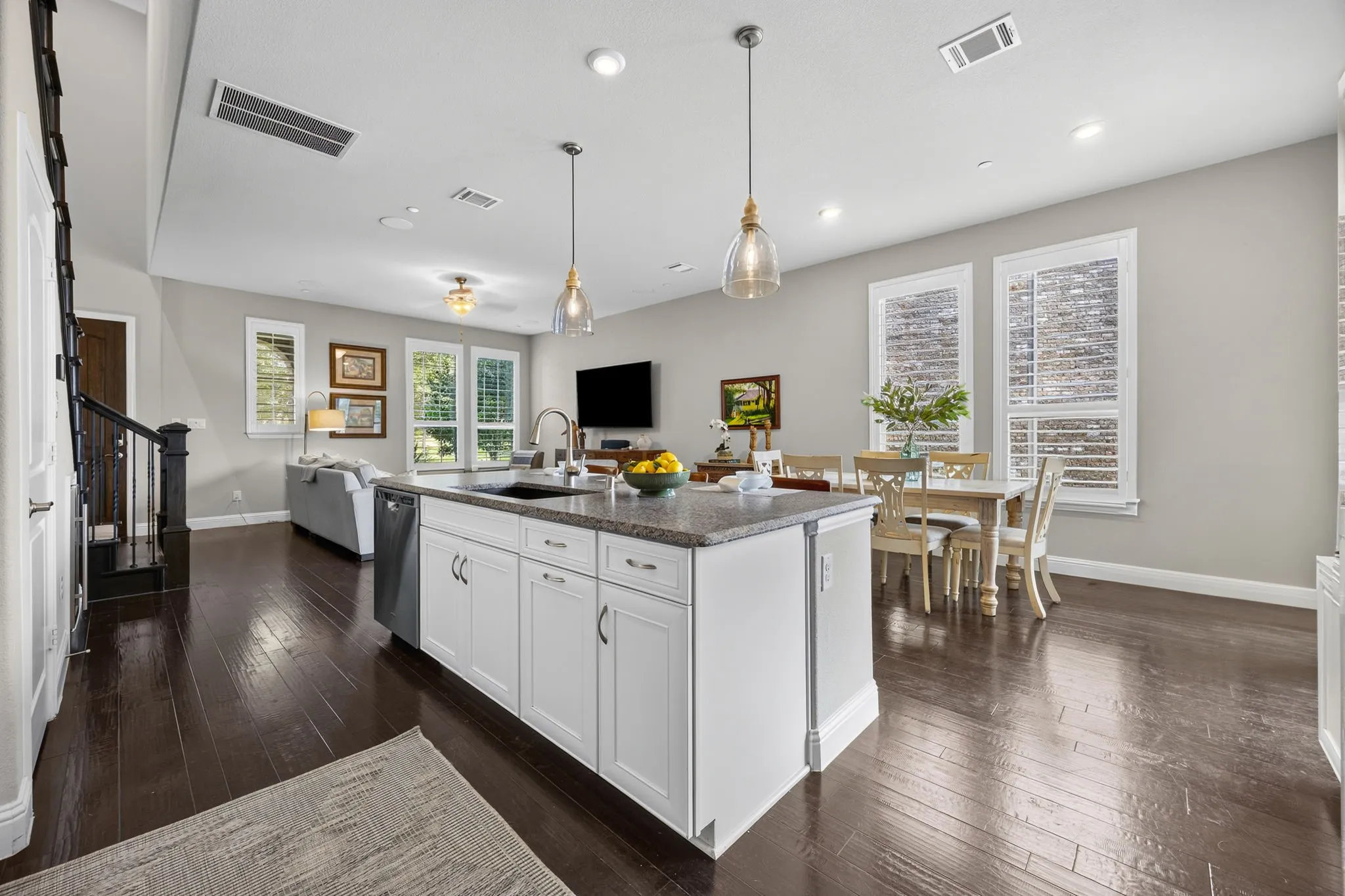 Single Family Residence For Sale in Collin County , 1325 Bailey Lane, Allen, Texas 75013, 3 Bedroom, 3 Bathroom, 2 Garage spaces, 2,367 Sqft, built in 2018, mls#21350985, Real Estate Agent in Allen, Homes For Sale in Collin county, Homes For Sale in Allen, Realtor in Allen Texas, Real Estate Brokerage Independent Realty Texas, Luminita Cordes Realtor