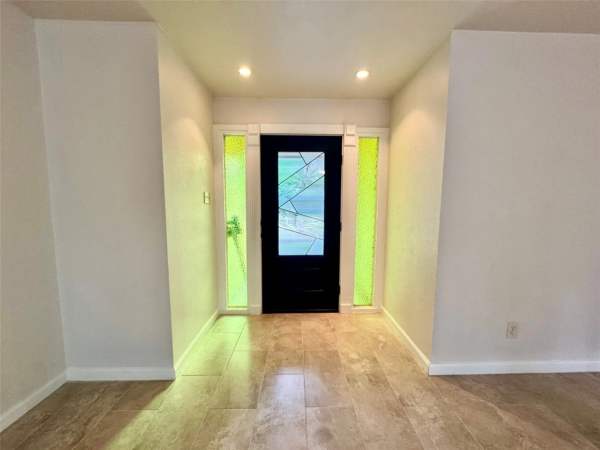 Single Family Residence For Rent in Tarrant County , 2207 Clover Park Drive, Arlington, Texas 76013, 3 Bedroom, 2 Bathroom, 1 Garage spaces, 1,160 Sqft, built in 1965, mls#21352910, Real Estate Agent in Arlington, Homes For Rent in Tarrant county, Homes For Rent in Arlington, Realtor in Arlington Texas, Real Estate Brokerage Independent Realty Texas, Luminita Cordes Realtor