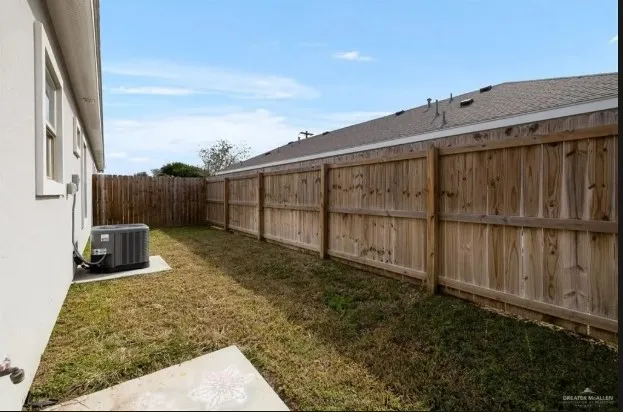 Quadruplex For Sale in Hidalgo County , 904 N Kentucky Street, Alton, Texas 78573, 10 Bedroom, 8 Bathroom, Garage spaces, 0 Sqft, built in 2022, mls#21352762, Real Estate Agent in Alton, Homes For Sale in Hidalgo county, Homes For Sale in Alton, Realtor in Alton Texas, Real Estate Brokerage Independent Realty Texas, Luminita Cordes Realtor