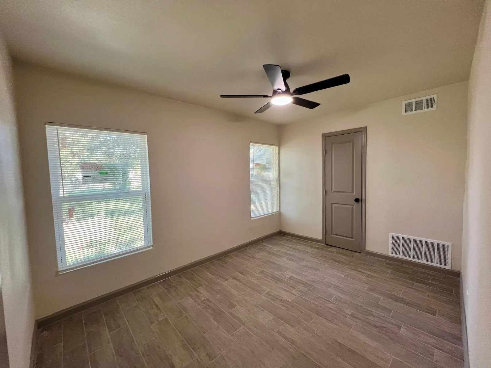 Duplex For Sale in Dallas County , 1507 Maple Drive, Garland, Texas 75042, 4 Bedroom, 2 Bathroom, Garage spaces, 0 Sqft, built in 1948, Price $320,000, mls#21351589, Real Estate Agent in Garland, Homes For Sale in Dallas county, Homes For Sale in Garland, Realtor in Garland Texas, Real Estate Brokerage Independent Realty Texas, Luminita Cordes Realtor