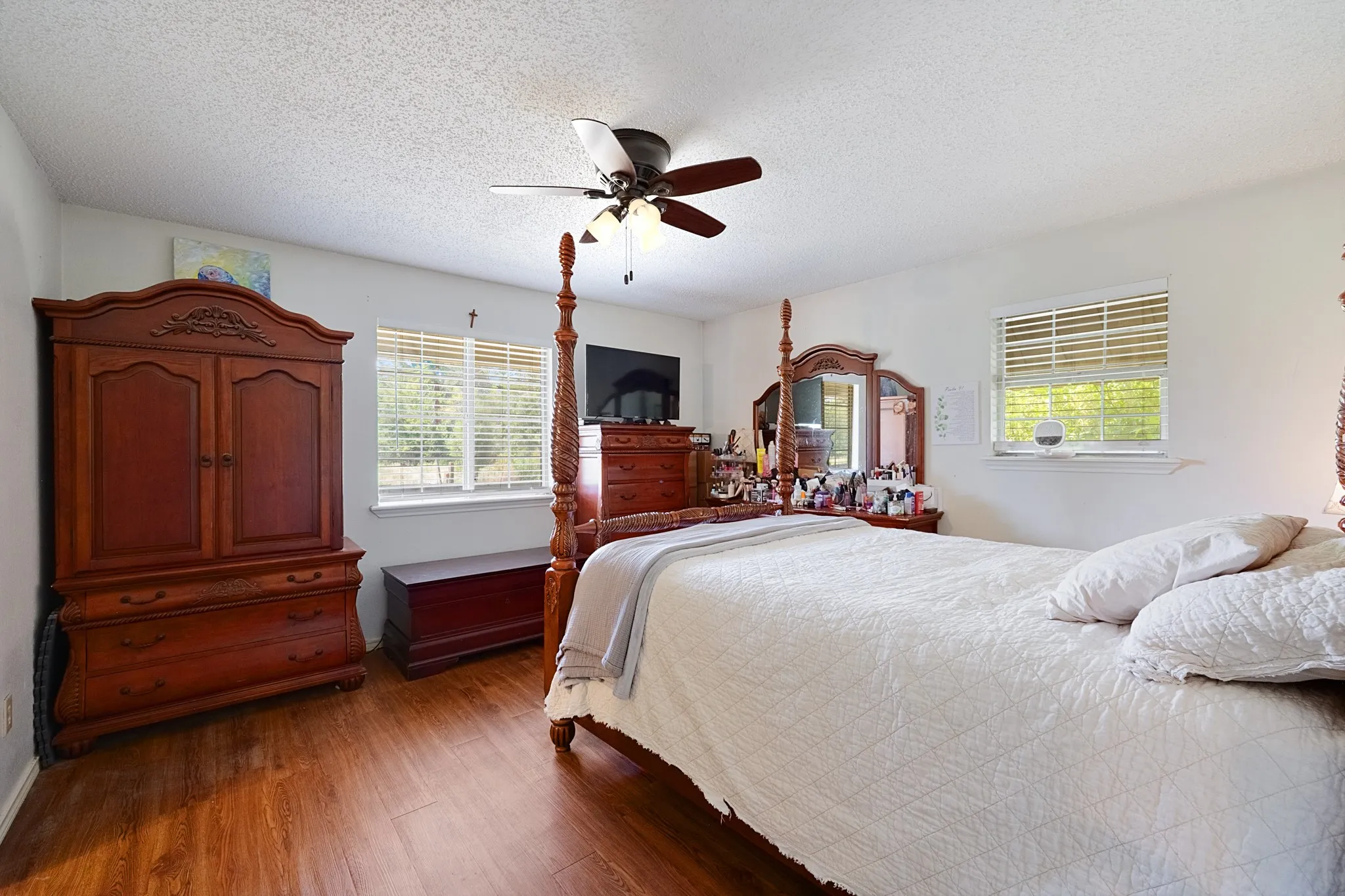 Single Family Residence For Sale in Kaufman County , 13905 Debbie Lane, Quinlan, Texas 75474, 4 Bedroom, 2 Bathroom, 2 Garage spaces, 1,399 Sqft, built in 1996, mls#21352887, Real Estate Agent in Quinlan, Homes For Sale in Kaufman county, Homes For Sale in Quinlan, Realtor in Quinlan Texas, Real Estate Brokerage Independent Realty Texas, Luminita Cordes Realtor