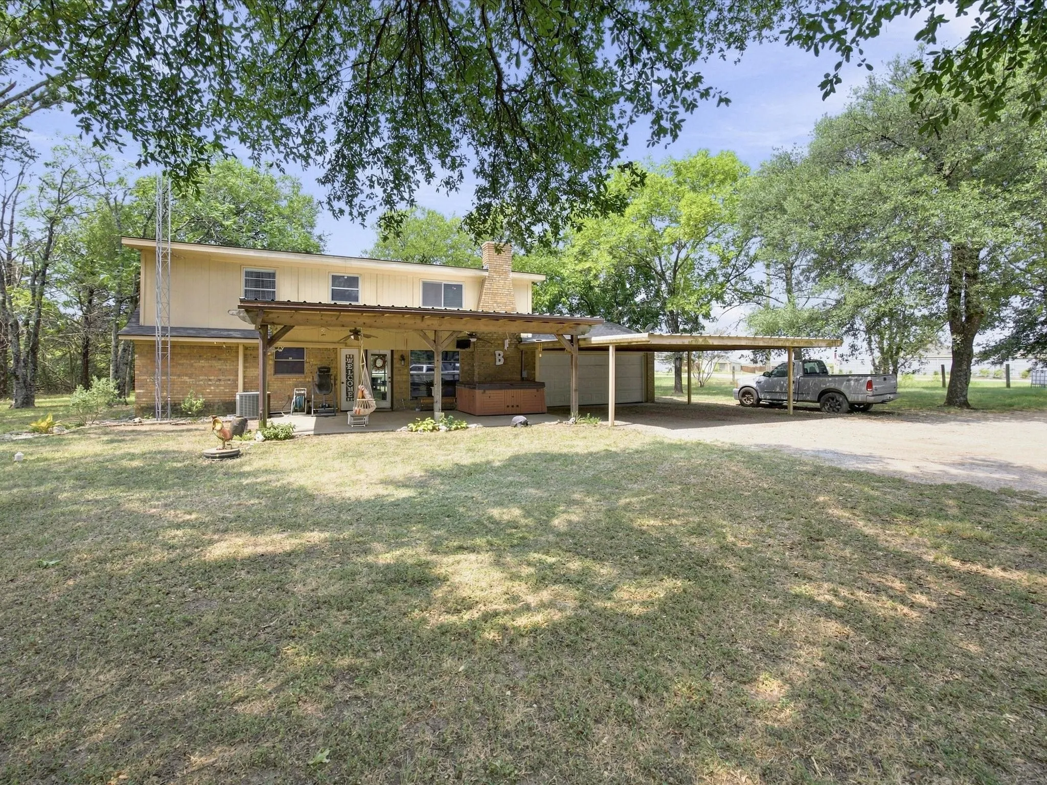 Single Family Residence For Sale in Ellis County , 5022 Ensign Road, Ennis, Texas 75119, 3 Bedroom, 2 Bathroom, 2 Garage spaces, 1,596 Sqft, built in 1978, mls#21352921, Real Estate Agent in Ennis, Homes For Sale in Ellis county, Homes For Sale in Ennis, Realtor in Ennis Texas, Real Estate Brokerage Independent Realty Texas, Luminita Cordes Realtor