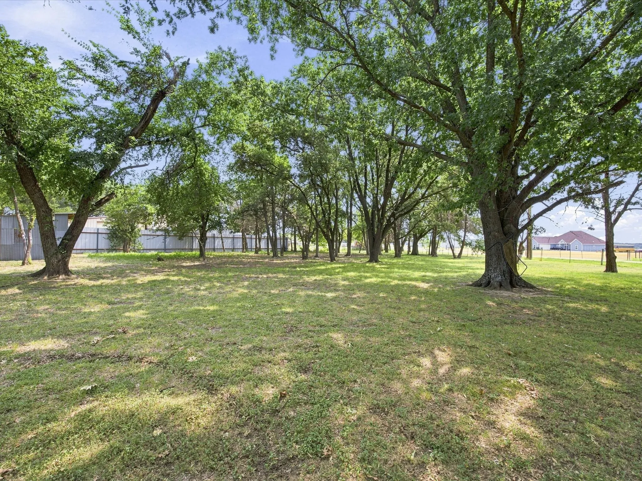 Single Family Residence For Sale in Ellis County , 5022 Ensign Road, Ennis, Texas 75119, 3 Bedroom, 2 Bathroom, 2 Garage spaces, 1,596 Sqft, built in 1978, mls#21352921, Real Estate Agent in Ennis, Homes For Sale in Ellis county, Homes For Sale in Ennis, Realtor in Ennis Texas, Real Estate Brokerage Independent Realty Texas, Luminita Cordes Realtor