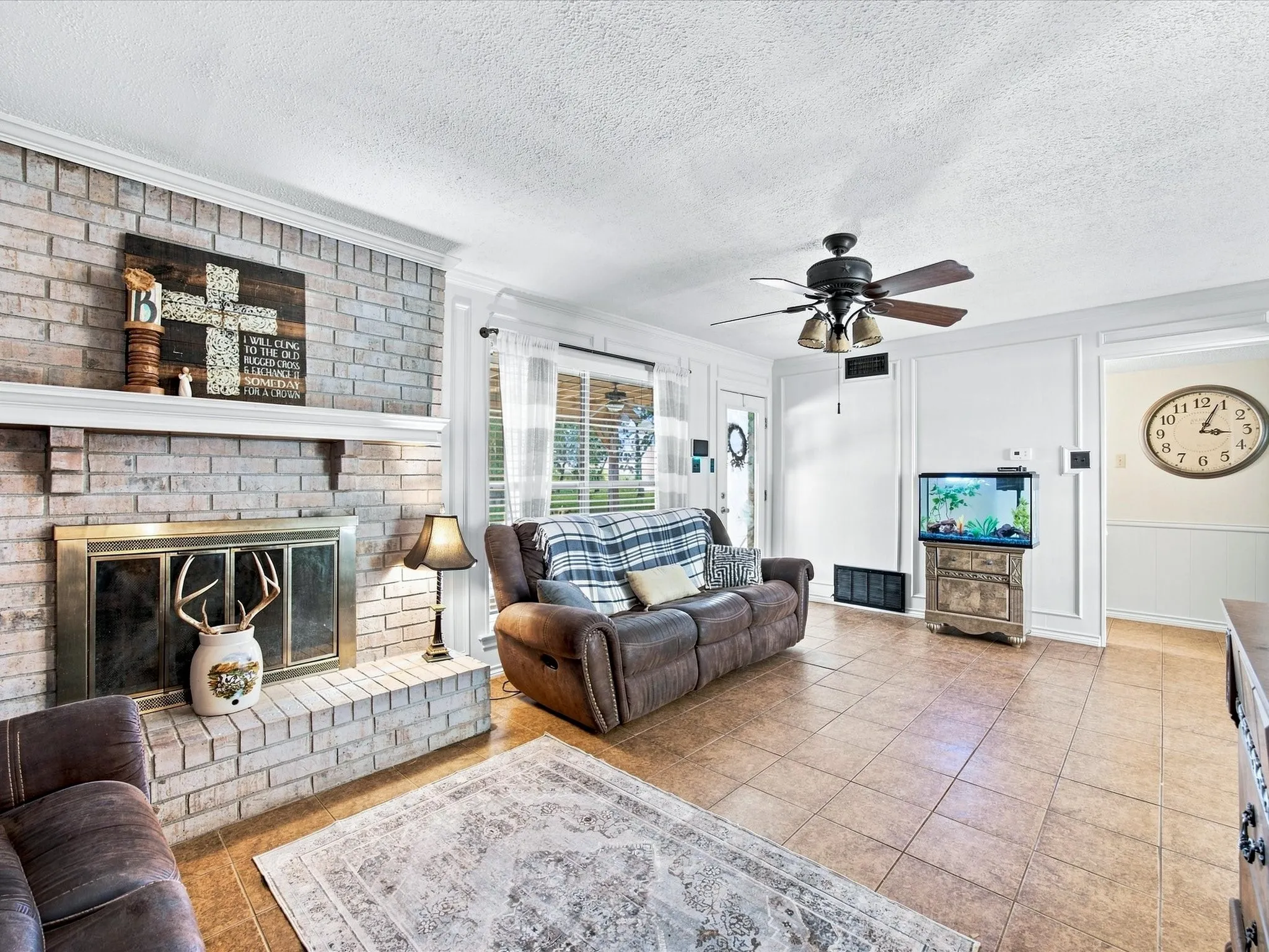 Single Family Residence For Sale in Ellis County , 5022 Ensign Road, Ennis, Texas 75119, 3 Bedroom, 2 Bathroom, 2 Garage spaces, 1,596 Sqft, built in 1978, mls#21352921, Real Estate Agent in Ennis, Homes For Sale in Ellis county, Homes For Sale in Ennis, Realtor in Ennis Texas, Real Estate Brokerage Independent Realty Texas, Luminita Cordes Realtor
