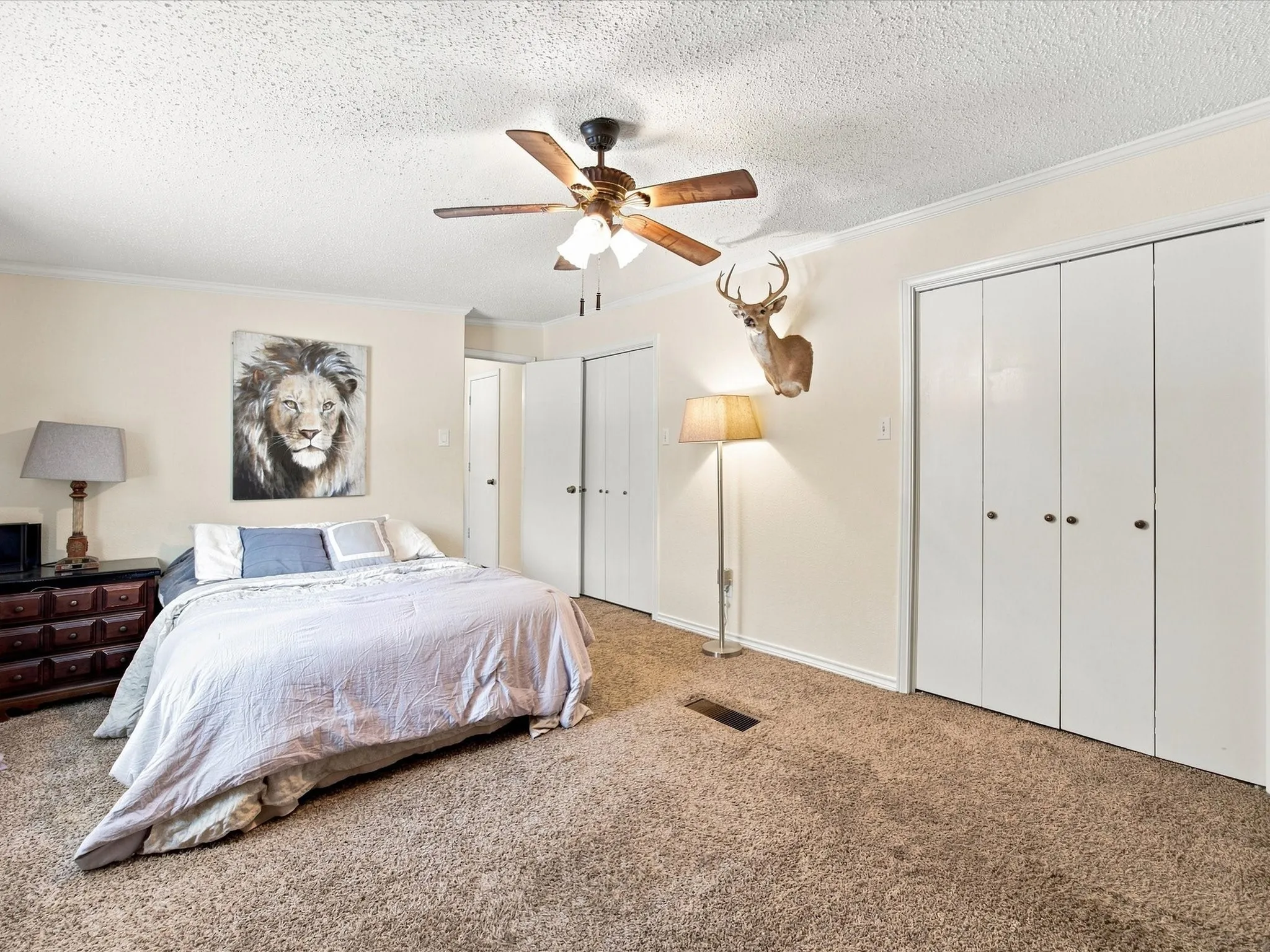 Single Family Residence For Sale in Ellis County , 5022 Ensign Road, Ennis, Texas 75119, 3 Bedroom, 2 Bathroom, 2 Garage spaces, 1,596 Sqft, built in 1978, mls#21352921, Real Estate Agent in Ennis, Homes For Sale in Ellis county, Homes For Sale in Ennis, Realtor in Ennis Texas, Real Estate Brokerage Independent Realty Texas, Luminita Cordes Realtor