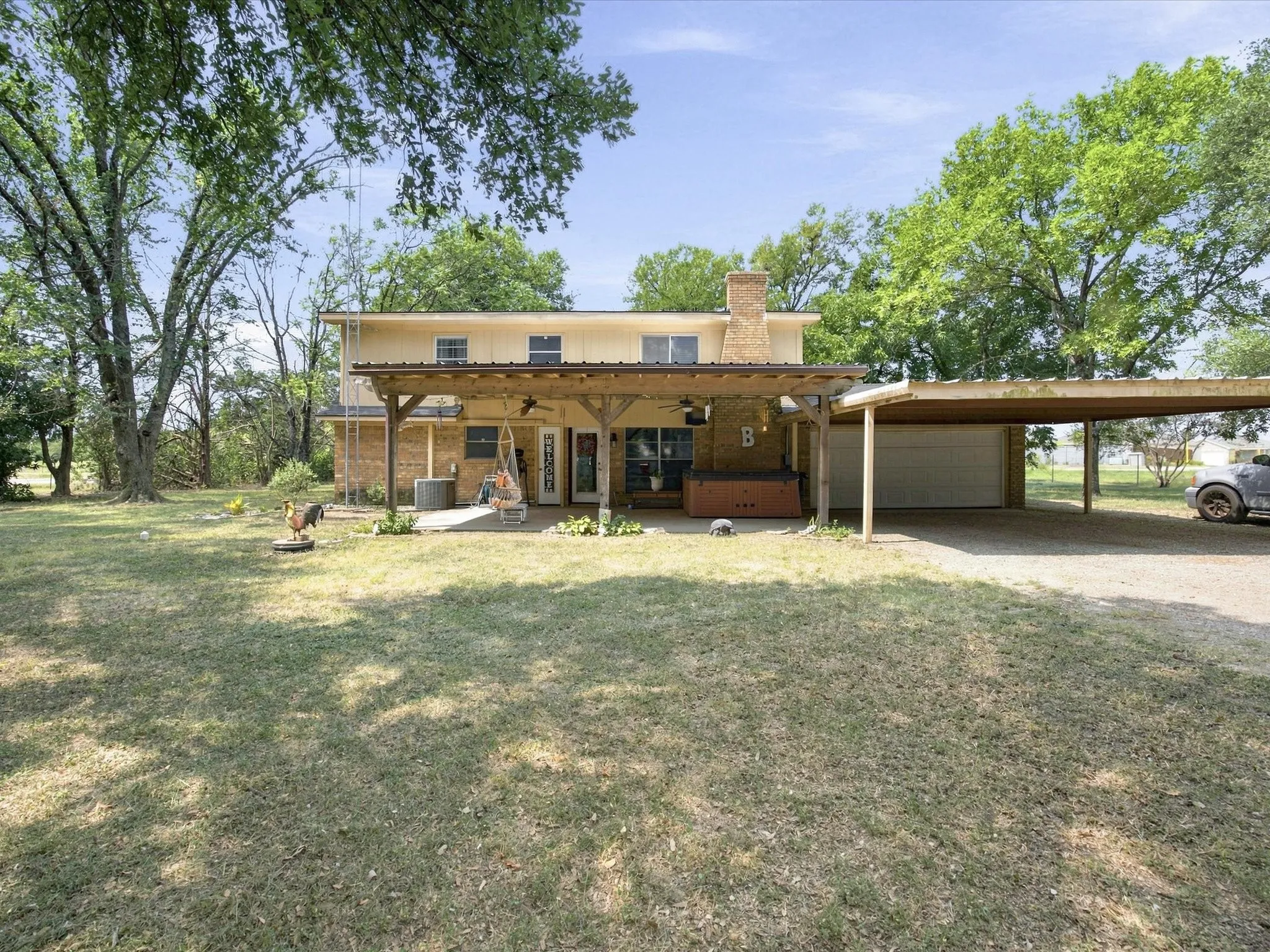 Single Family Residence For Sale in Ellis County , 5022 Ensign Road, Ennis, Texas 75119, 3 Bedroom, 2 Bathroom, 2 Garage spaces, 1,596 Sqft, built in 1978, mls#21352921, Real Estate Agent in Ennis, Homes For Sale in Ellis county, Homes For Sale in Ennis, Realtor in Ennis Texas, Real Estate Brokerage Independent Realty Texas, Luminita Cordes Realtor
