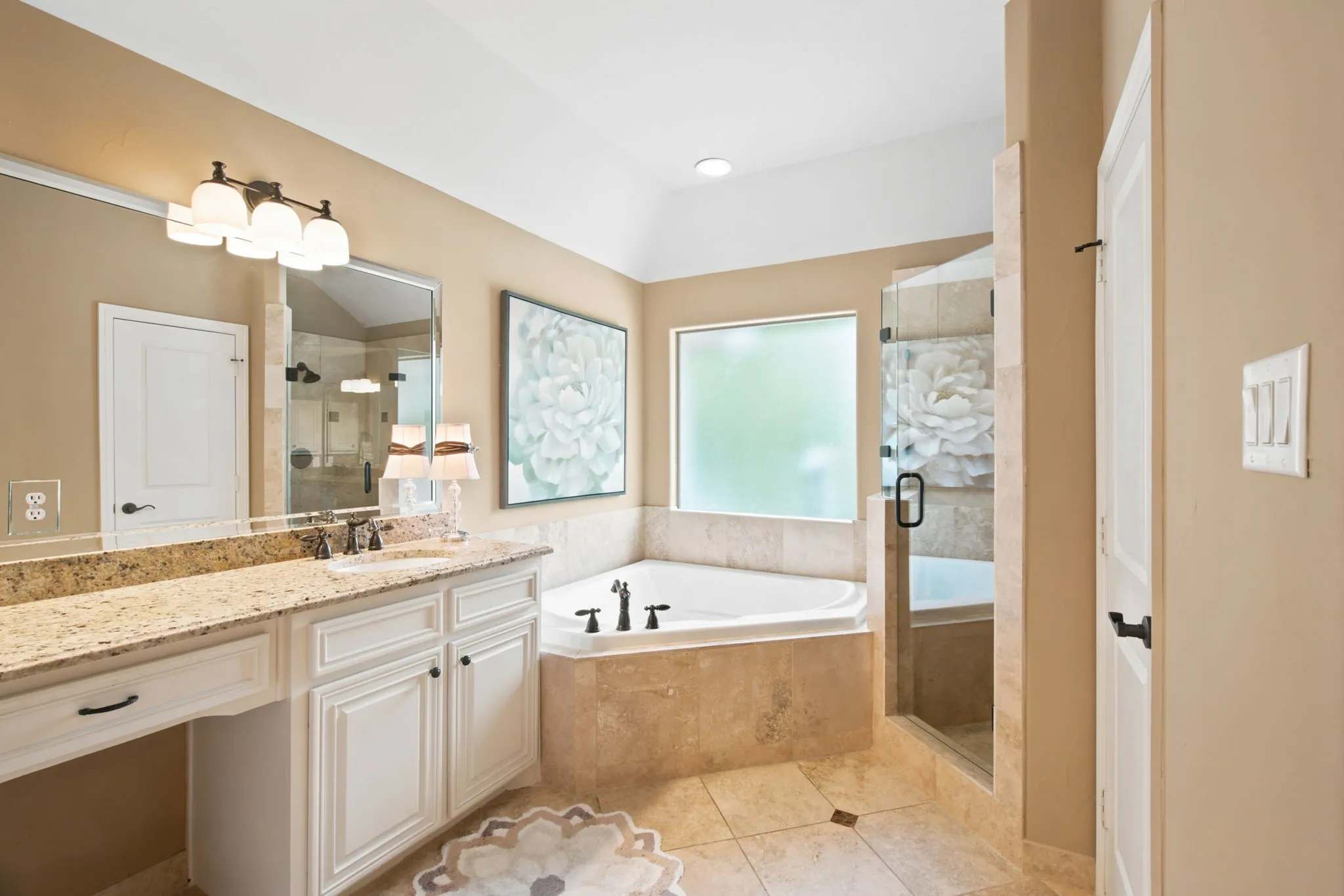 Single Family Residence For Sale in Dallas County , 5147 Miller Avenue, Dallas, Texas 75206, 3 Bedroom, 3 Bathroom, 2 Garage spaces, 2,485 Sqft, built in 2005, mls#21339192, Real Estate Agent in Dallas, Homes For Sale in Dallas county, Homes For Sale in Dallas, Realtor in Dallas Texas, Real Estate Brokerage Independent Realty Texas, Luminita Cordes Realtor