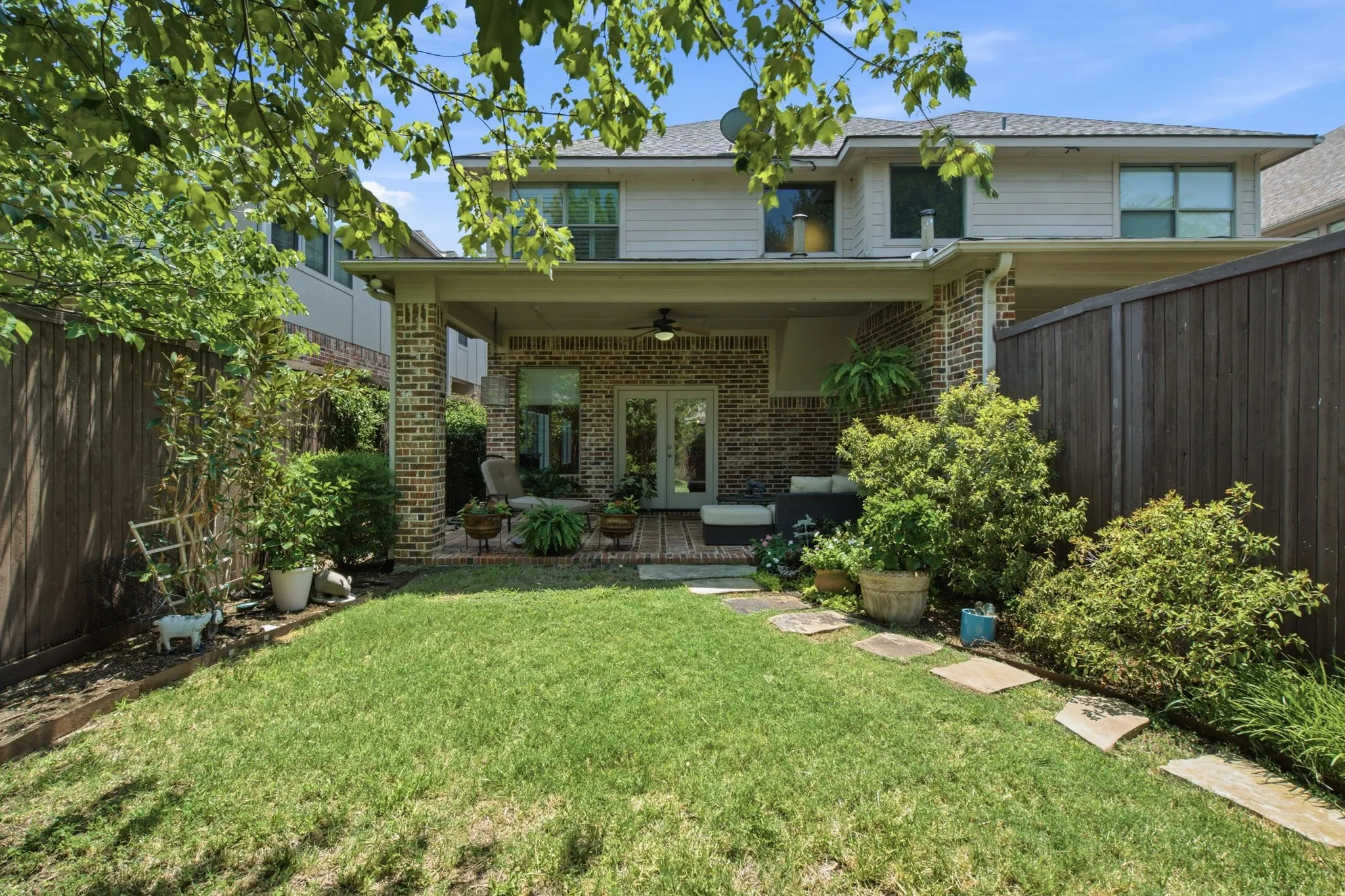 Single Family Residence For Sale in Dallas County , 5147 Miller Avenue, Dallas, Texas 75206, 3 Bedroom, 3 Bathroom, 2 Garage spaces, 2,485 Sqft, built in 2005, mls#21339192, Real Estate Agent in Dallas, Homes For Sale in Dallas county, Homes For Sale in Dallas, Realtor in Dallas Texas, Real Estate Brokerage Independent Realty Texas, Luminita Cordes Realtor