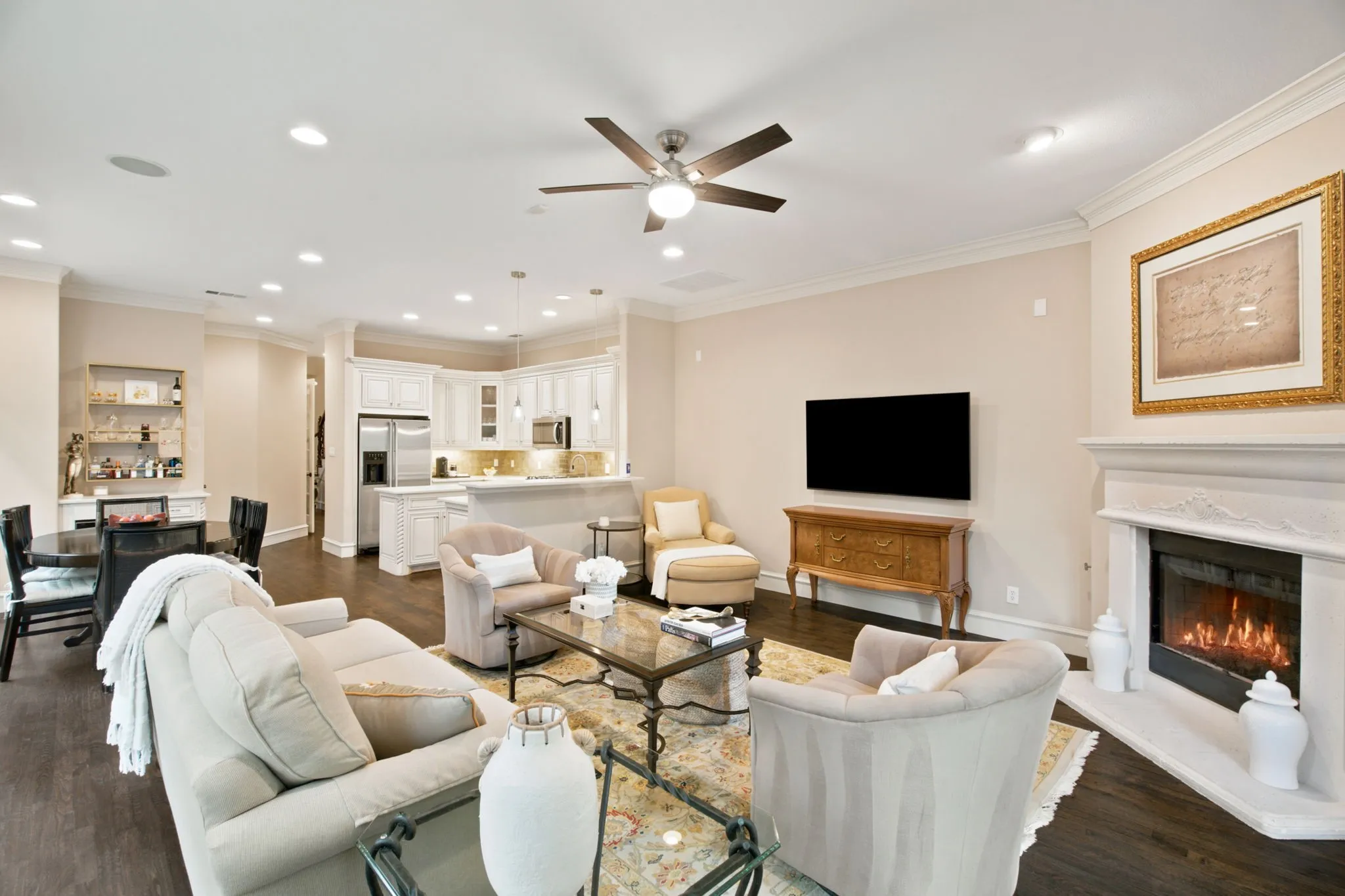Single Family Residence For Sale in Dallas County , 5147 Miller Avenue, Dallas, Texas 75206, 3 Bedroom, 3 Bathroom, 2 Garage spaces, 2,485 Sqft, built in 2005, mls#21339192, Real Estate Agent in Dallas, Homes For Sale in Dallas county, Homes For Sale in Dallas, Realtor in Dallas Texas, Real Estate Brokerage Independent Realty Texas, Luminita Cordes Realtor