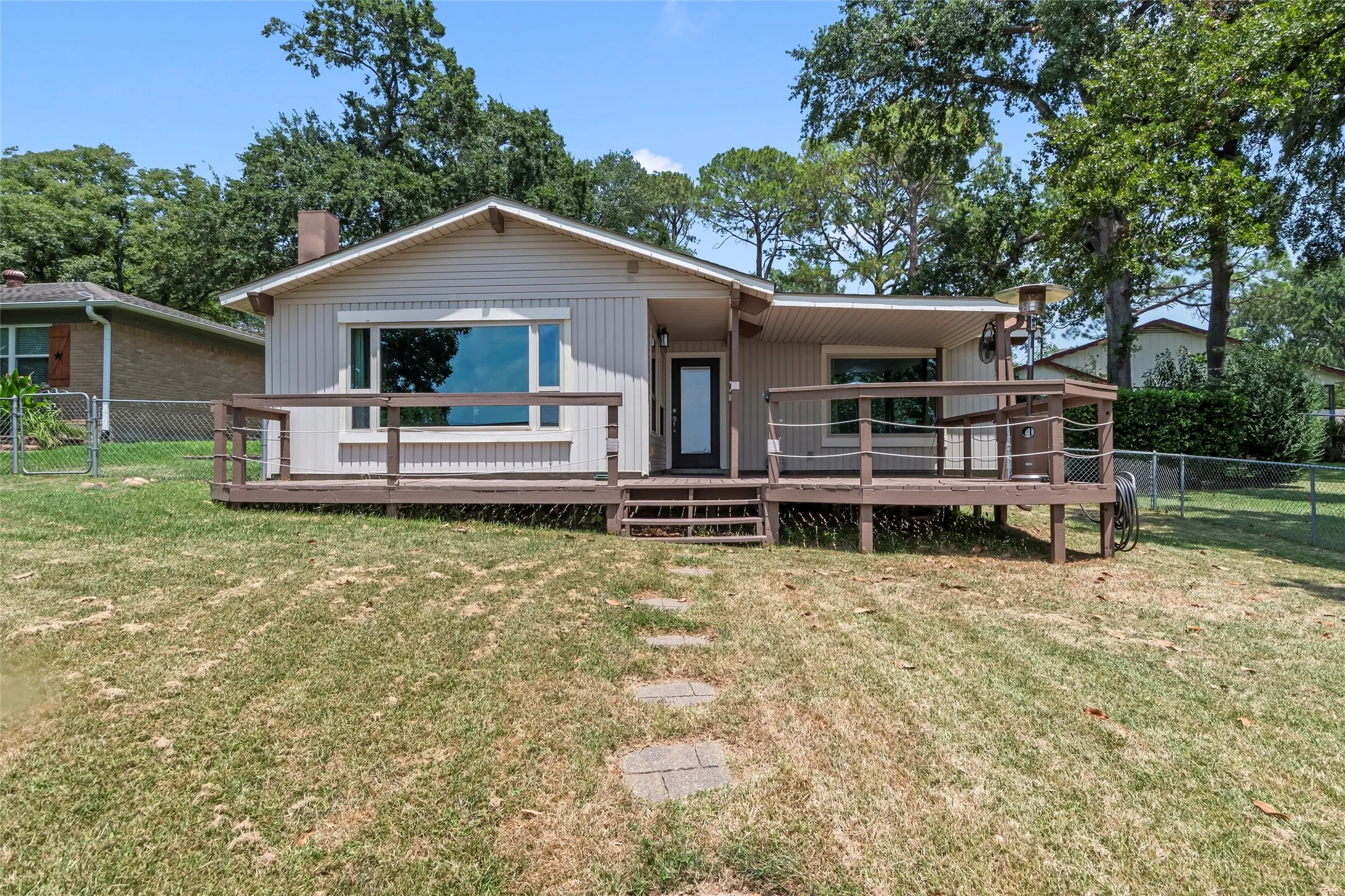 Single Family Residence For Sale in Henderson County , 179 Autumn Wood Trail, Gun Barrel City, Texas 75156, 2 Bedroom, 2 Bathroom, Garage spaces, 1,246 Sqft, built in 1977, Price $578,000, mls#21346675, Real Estate Agent in Gun Barrel City, Homes For Sale in Henderson county, Homes For Sale in Gun Barrel City, Realtor in Gun Barrel City Texas, Real Estate Brokerage Independent Realty Texas, Luminita Cordes Realtor