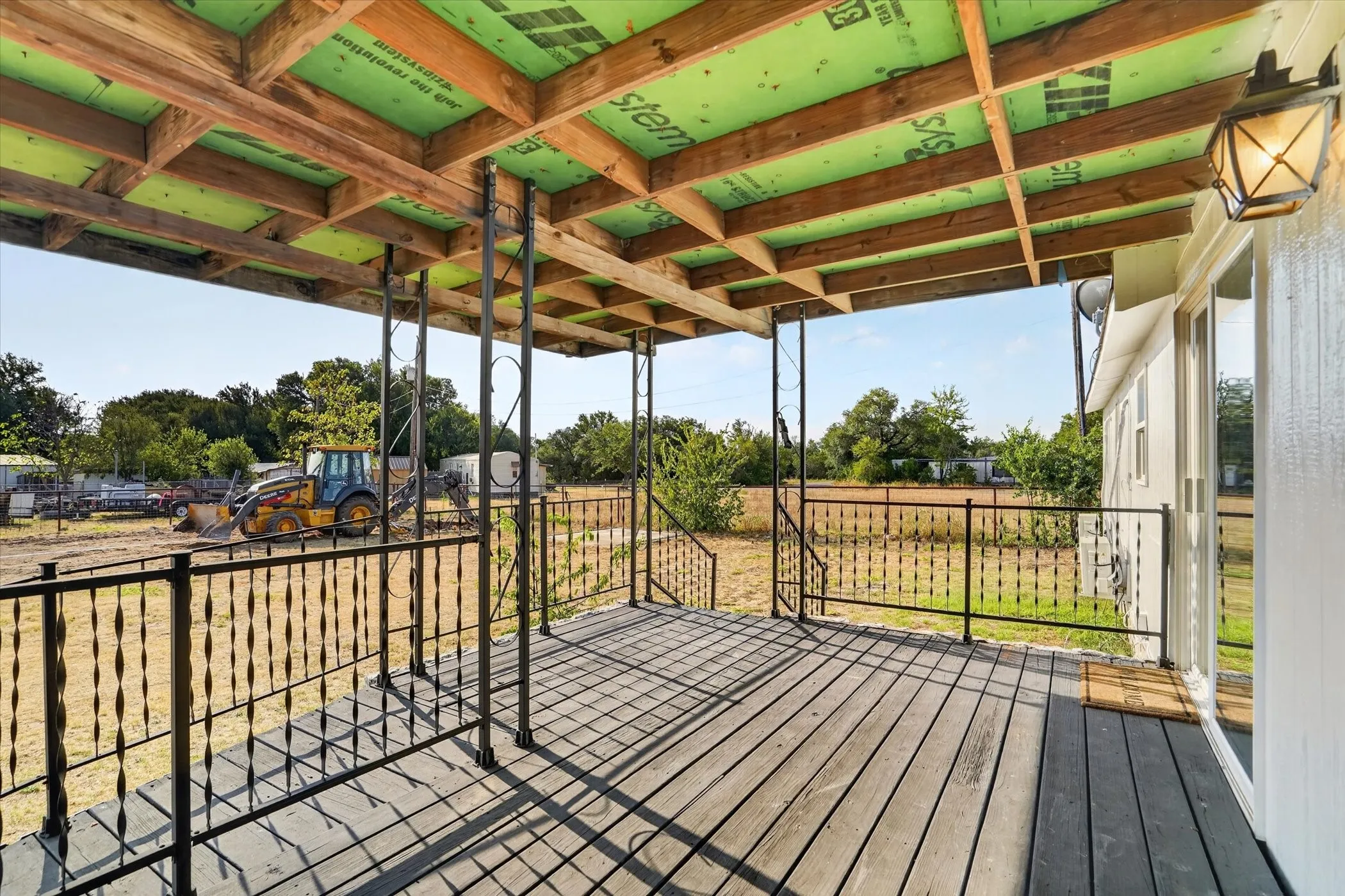 Mobile Home For Sale in Hood County , 3205 Oak Hill Drive, Granbury, Texas 76048, 2 Bedroom, 2 Bathroom, Garage spaces, 826 Sqft, built in 1996, mls#21352537, Real Estate Agent in Granbury, Homes For Sale in Hood county, Homes For Sale in Granbury, Realtor in Granbury Texas, Real Estate Brokerage Independent Realty Texas, Luminita Cordes Realtor