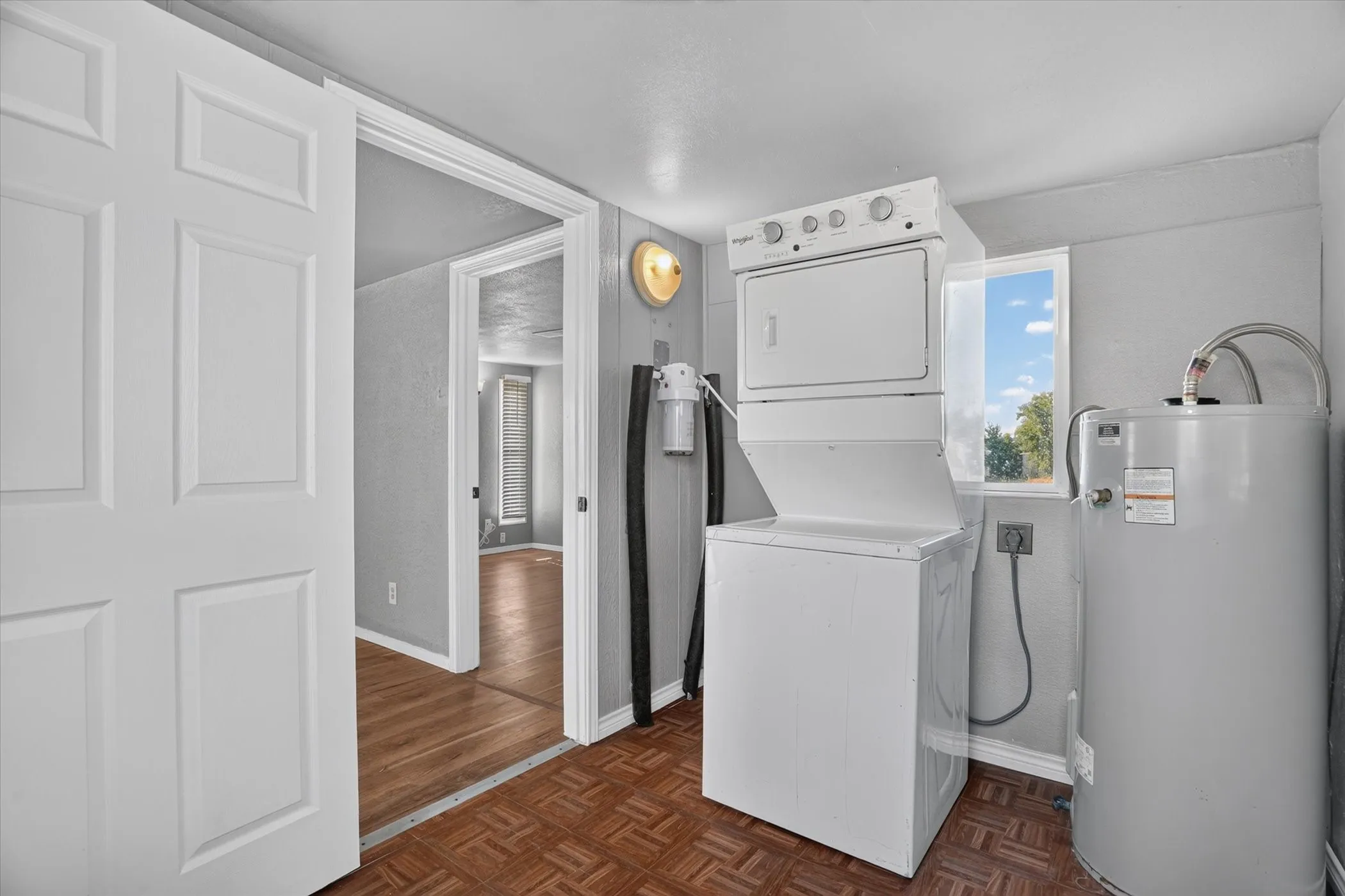 Mobile Home For Sale in Hood County , 3205 Oak Hill Drive, Granbury, Texas 76048, 2 Bedroom, 2 Bathroom, Garage spaces, 826 Sqft, built in 1996, mls#21352537, Real Estate Agent in Granbury, Homes For Sale in Hood county, Homes For Sale in Granbury, Realtor in Granbury Texas, Real Estate Brokerage Independent Realty Texas, Luminita Cordes Realtor
