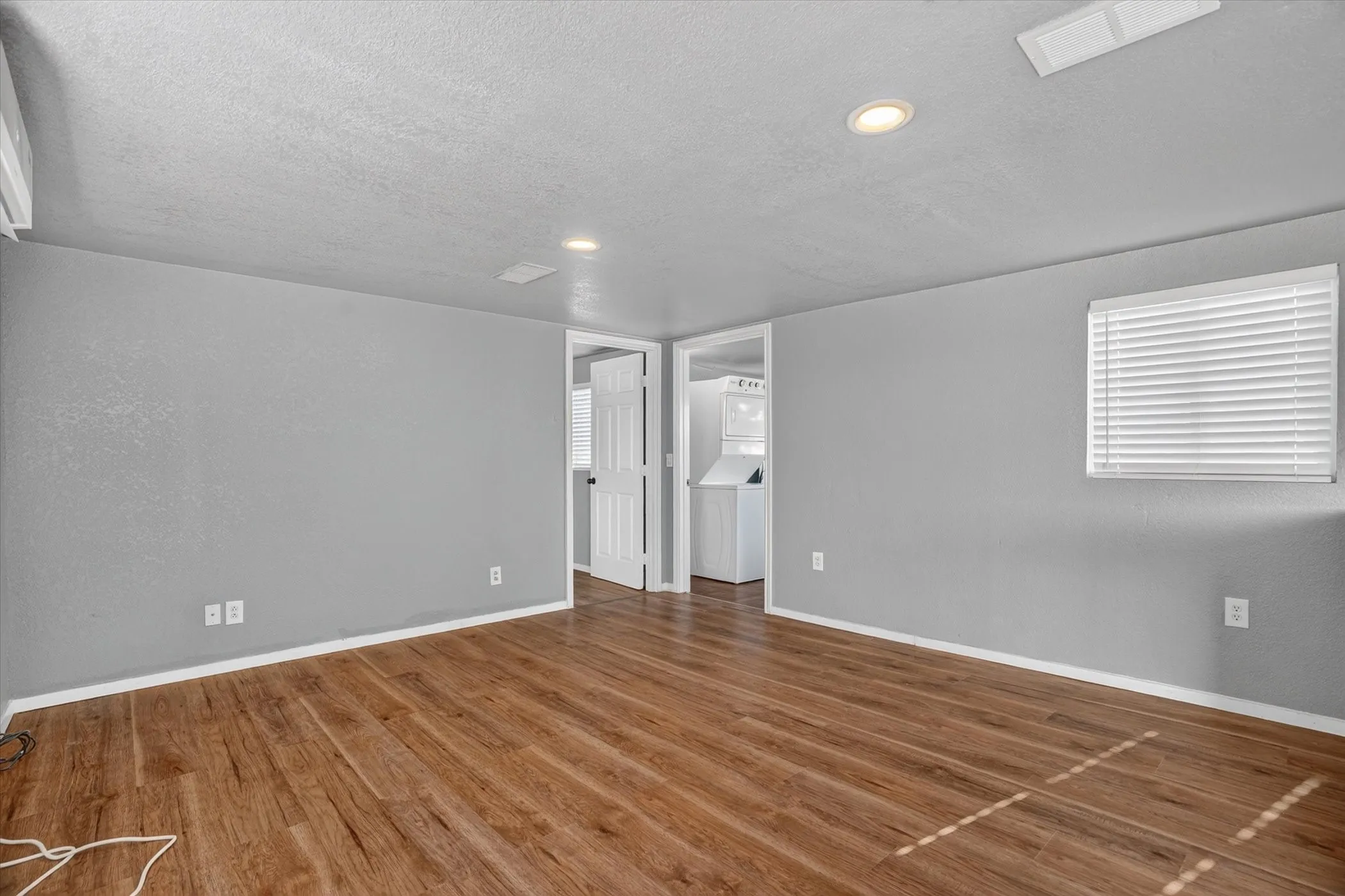 Mobile Home For Sale in Hood County , 3205 Oak Hill Drive, Granbury, Texas 76048, 2 Bedroom, 2 Bathroom, Garage spaces, 826 Sqft, built in 1996, mls#21352537, Real Estate Agent in Granbury, Homes For Sale in Hood county, Homes For Sale in Granbury, Realtor in Granbury Texas, Real Estate Brokerage Independent Realty Texas, Luminita Cordes Realtor