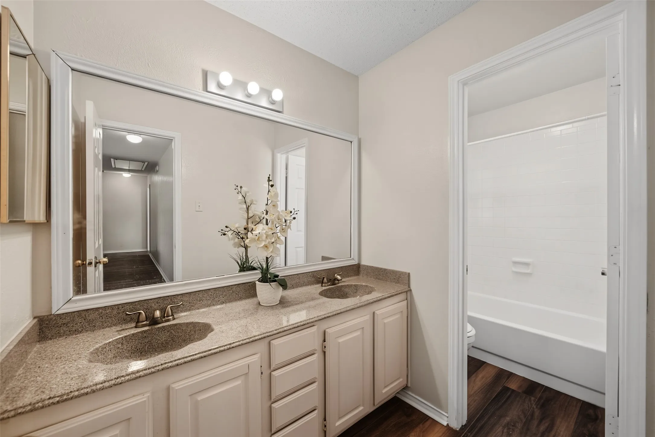 Single Family Residence For Sale in Tarrant County , 8112 Fireside Drive, North Richland Hills, Texas 76182, 4 Bedroom, 3 Bathroom, 2 Garage spaces, 2,113 Sqft, built in 1989, mls#21352368, Real Estate Agent in North Richland Hills, Homes For Sale in Tarrant county, Homes For Sale in North Richland Hills, Realtor in North Richland Hills Texas, Real Estate Brokerage Independent Realty Texas, Luminita Cordes Realtor