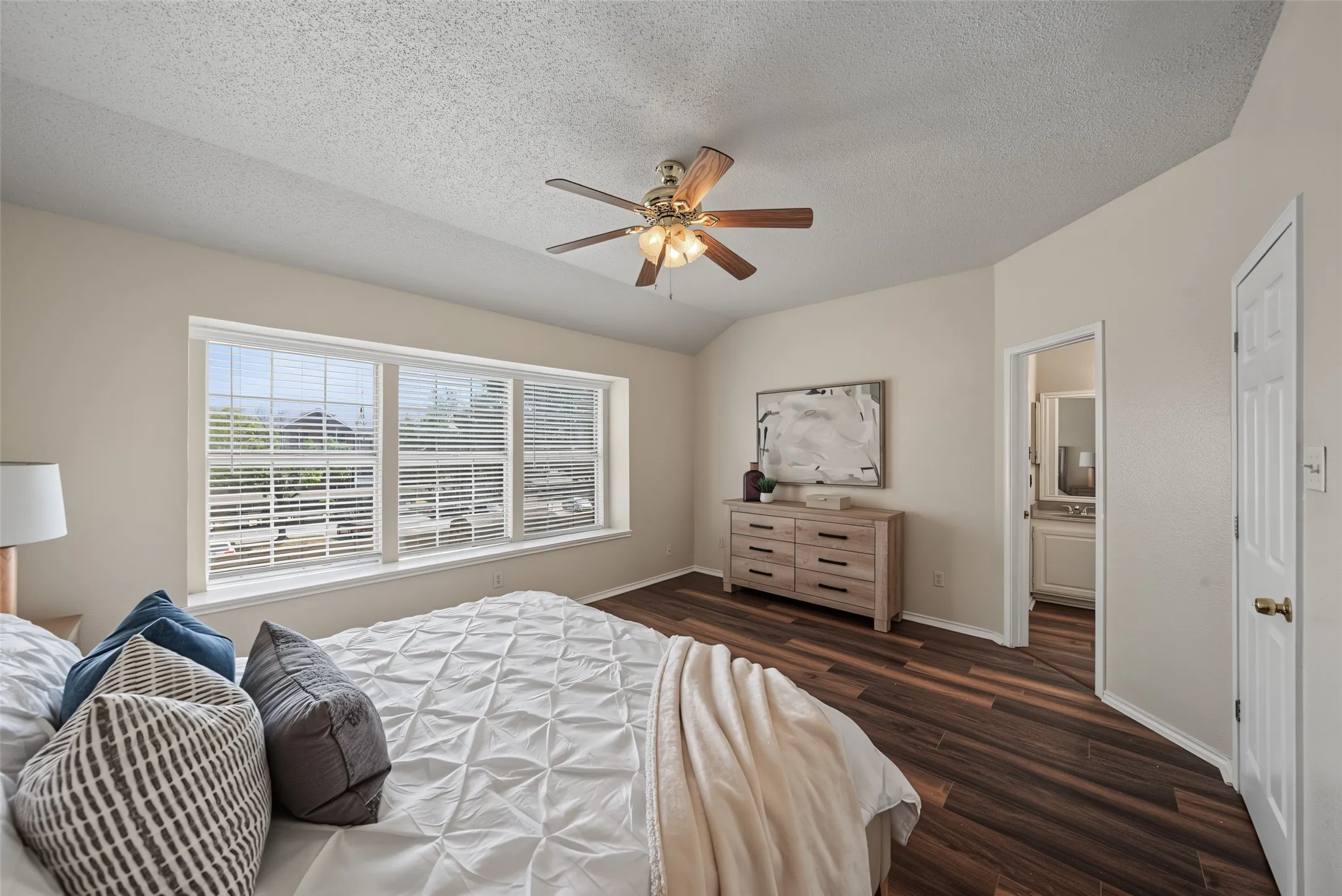 Single Family Residence For Sale in Tarrant County , 8112 Fireside Drive, North Richland Hills, Texas 76182, 4 Bedroom, 3 Bathroom, 2 Garage spaces, 2,113 Sqft, built in 1989, mls#21352368, Real Estate Agent in North Richland Hills, Homes For Sale in Tarrant county, Homes For Sale in North Richland Hills, Realtor in North Richland Hills Texas, Real Estate Brokerage Independent Realty Texas, Luminita Cordes Realtor
