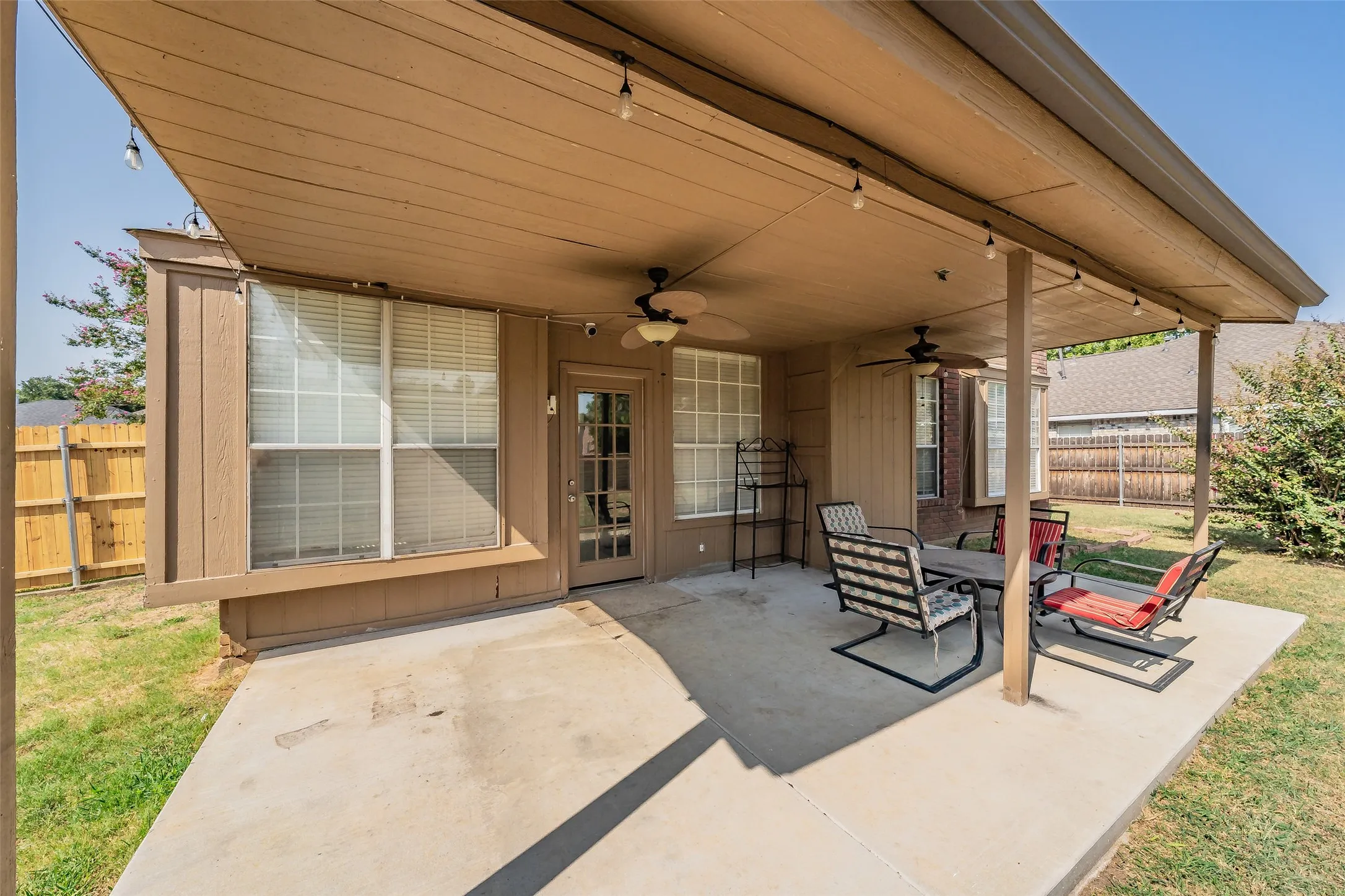 Single Family Residence For Sale in Tarrant County , 8112 Fireside Drive, North Richland Hills, Texas 76182, 4 Bedroom, 3 Bathroom, 2 Garage spaces, 2,113 Sqft, built in 1989, mls#21352368, Real Estate Agent in North Richland Hills, Homes For Sale in Tarrant county, Homes For Sale in North Richland Hills, Realtor in North Richland Hills Texas, Real Estate Brokerage Independent Realty Texas, Luminita Cordes Realtor