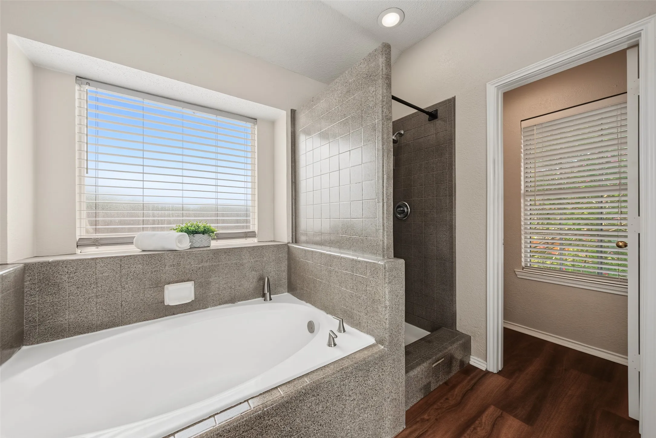 Single Family Residence For Sale in Tarrant County , 8112 Fireside Drive, North Richland Hills, Texas 76182, 4 Bedroom, 3 Bathroom, 2 Garage spaces, 2,113 Sqft, built in 1989, mls#21352368, Real Estate Agent in North Richland Hills, Homes For Sale in Tarrant county, Homes For Sale in North Richland Hills, Realtor in North Richland Hills Texas, Real Estate Brokerage Independent Realty Texas, Luminita Cordes Realtor