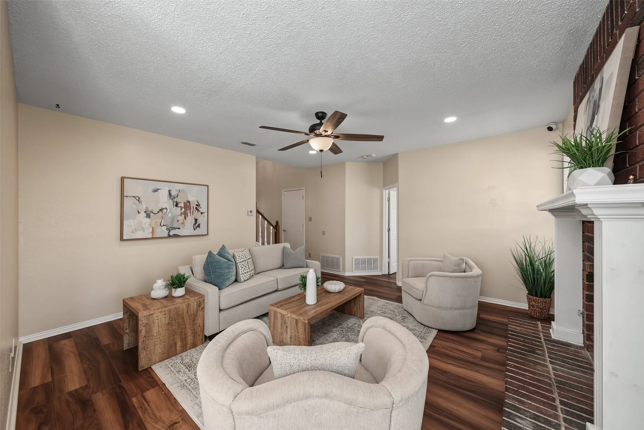 Single Family Residence For Sale in Tarrant County , 8112 Fireside Drive, North Richland Hills, Texas 76182, 4 Bedroom, 3 Bathroom, 2 Garage spaces, 2,113 Sqft, built in 1989, mls#21352368, Real Estate Agent in North Richland Hills, Homes For Sale in Tarrant county, Homes For Sale in North Richland Hills, Realtor in North Richland Hills Texas, Real Estate Brokerage Independent Realty Texas, Luminita Cordes Realtor