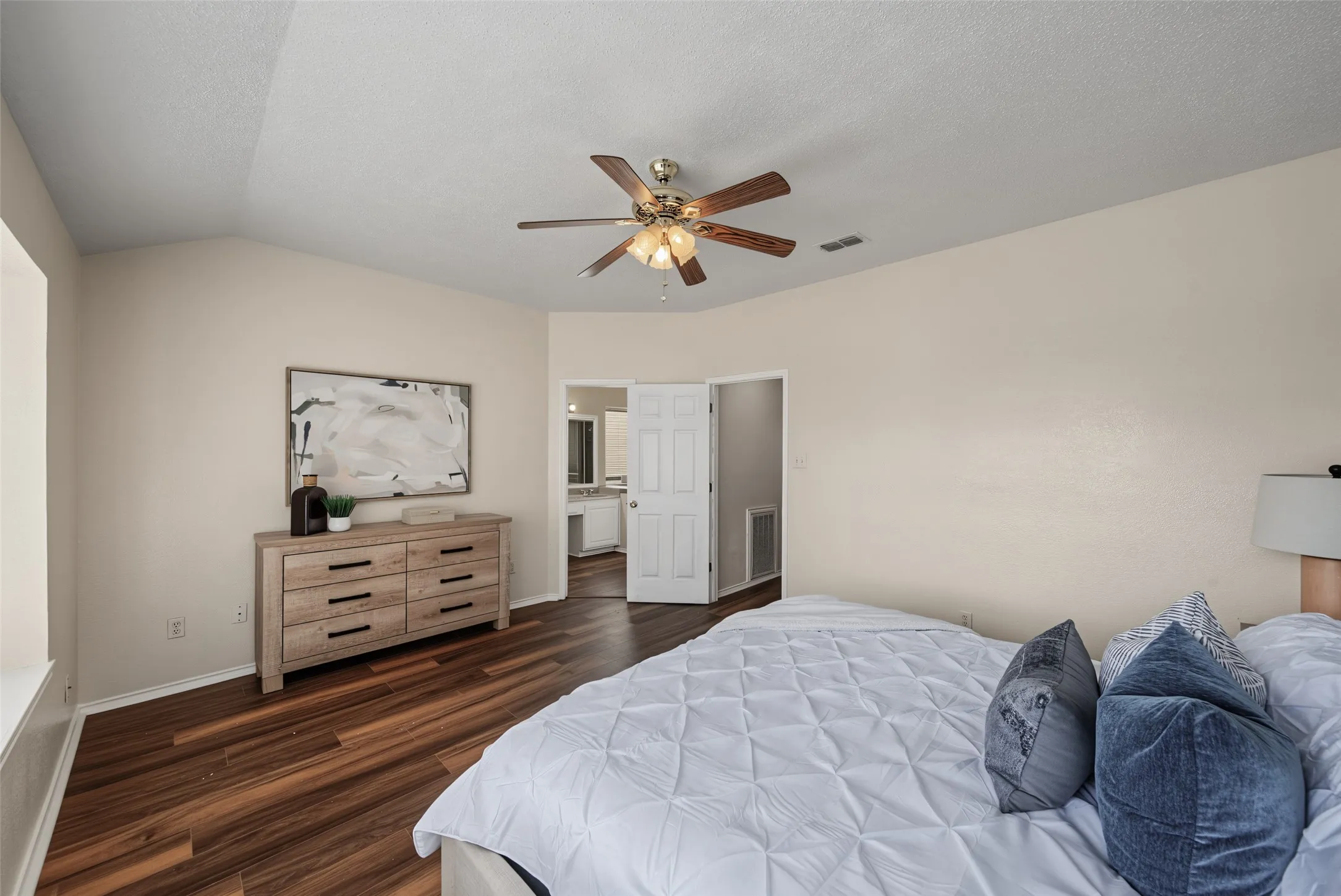 Single Family Residence For Sale in Tarrant County , 8112 Fireside Drive, North Richland Hills, Texas 76182, 4 Bedroom, 3 Bathroom, 2 Garage spaces, 2,113 Sqft, built in 1989, mls#21352368, Real Estate Agent in North Richland Hills, Homes For Sale in Tarrant county, Homes For Sale in North Richland Hills, Realtor in North Richland Hills Texas, Real Estate Brokerage Independent Realty Texas, Luminita Cordes Realtor