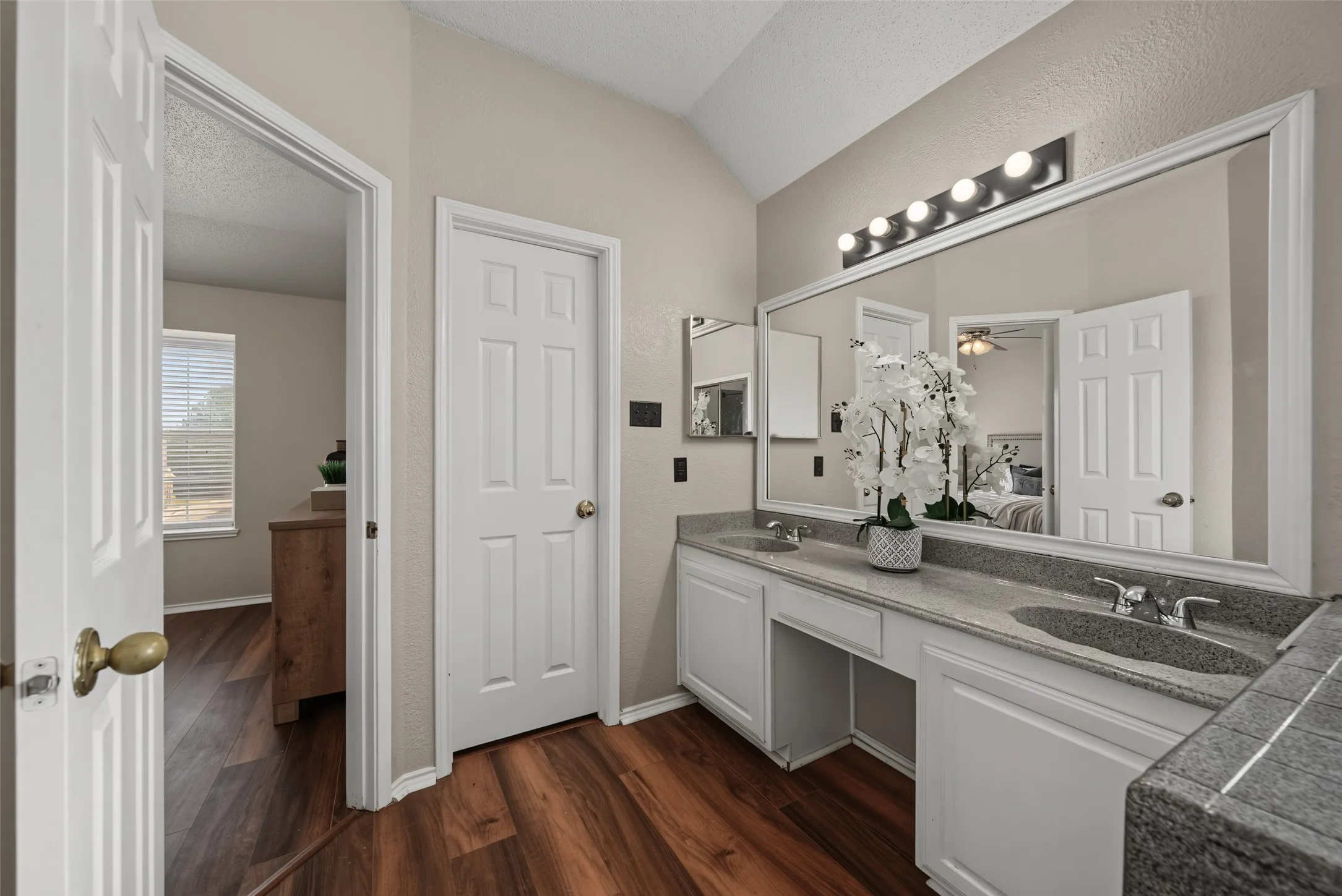 Single Family Residence For Sale in Tarrant County , 8112 Fireside Drive, North Richland Hills, Texas 76182, 4 Bedroom, 3 Bathroom, 2 Garage spaces, 2,113 Sqft, built in 1989, mls#21352368, Real Estate Agent in North Richland Hills, Homes For Sale in Tarrant county, Homes For Sale in North Richland Hills, Realtor in North Richland Hills Texas, Real Estate Brokerage Independent Realty Texas, Luminita Cordes Realtor