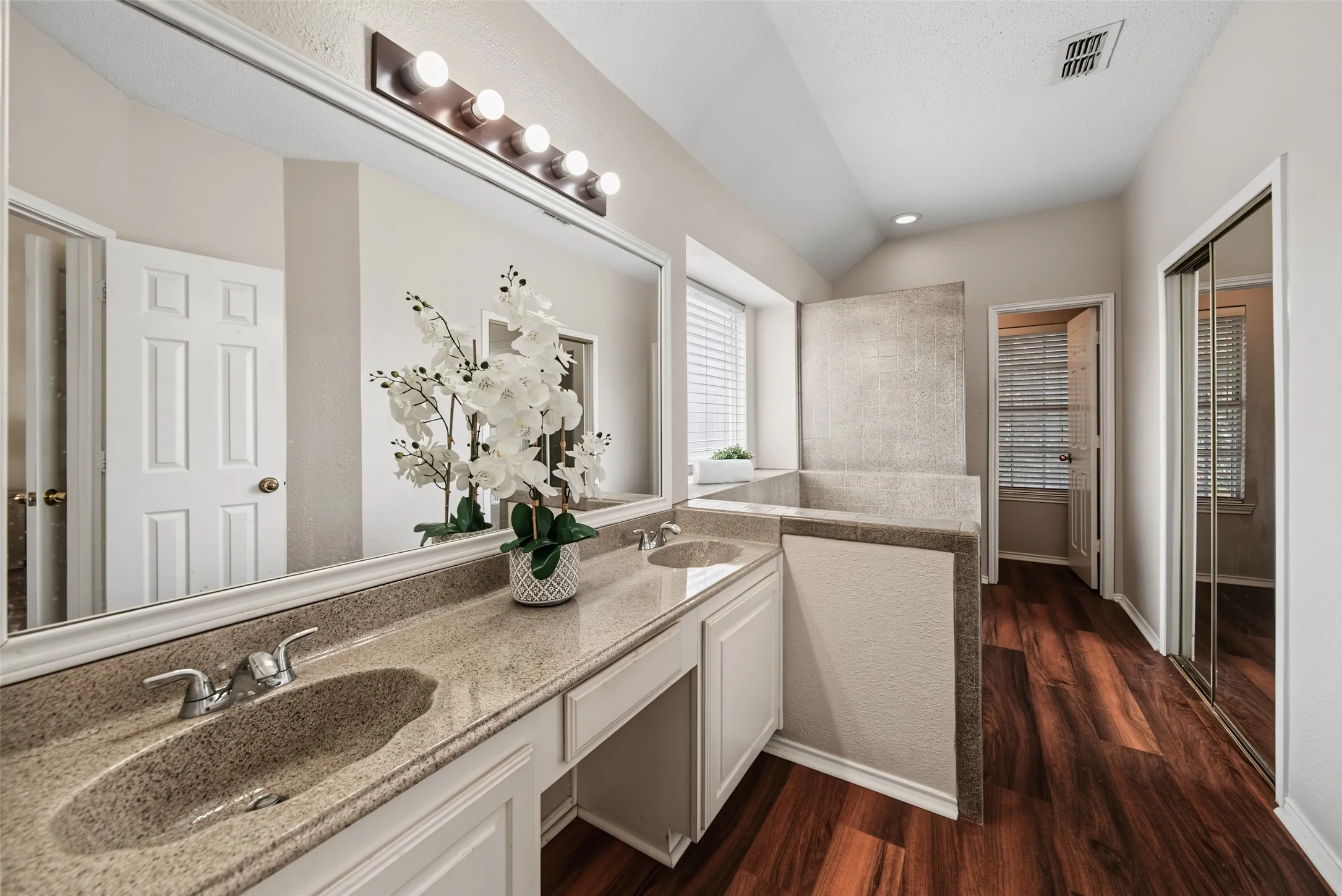Single Family Residence For Sale in Tarrant County , 8112 Fireside Drive, North Richland Hills, Texas 76182, 4 Bedroom, 3 Bathroom, 2 Garage spaces, 2,113 Sqft, built in 1989, mls#21352368, Real Estate Agent in North Richland Hills, Homes For Sale in Tarrant county, Homes For Sale in North Richland Hills, Realtor in North Richland Hills Texas, Real Estate Brokerage Independent Realty Texas, Luminita Cordes Realtor