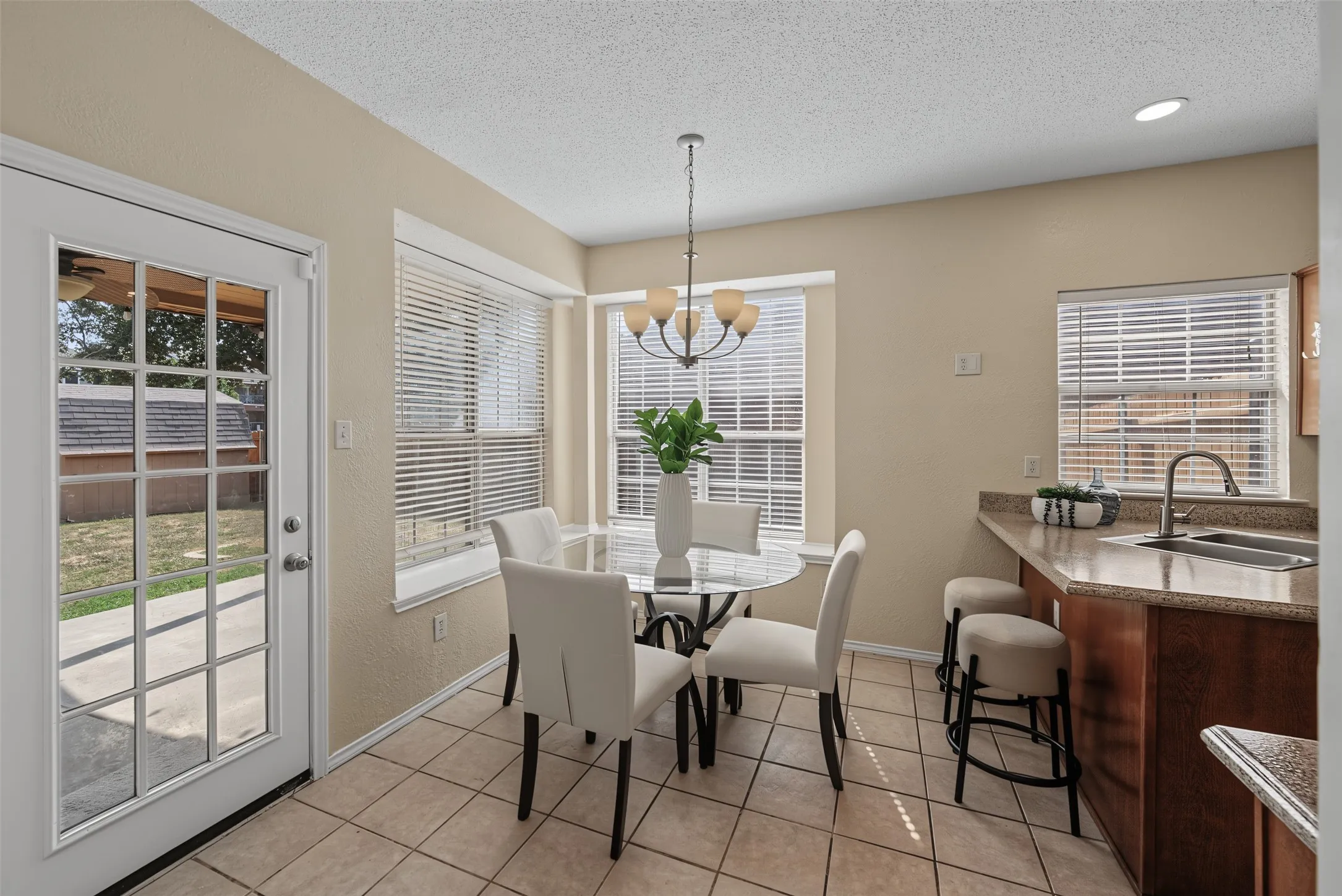 Single Family Residence For Sale in Tarrant County , 8112 Fireside Drive, North Richland Hills, Texas 76182, 4 Bedroom, 3 Bathroom, 2 Garage spaces, 2,113 Sqft, built in 1989, mls#21352368, Real Estate Agent in North Richland Hills, Homes For Sale in Tarrant county, Homes For Sale in North Richland Hills, Realtor in North Richland Hills Texas, Real Estate Brokerage Independent Realty Texas, Luminita Cordes Realtor