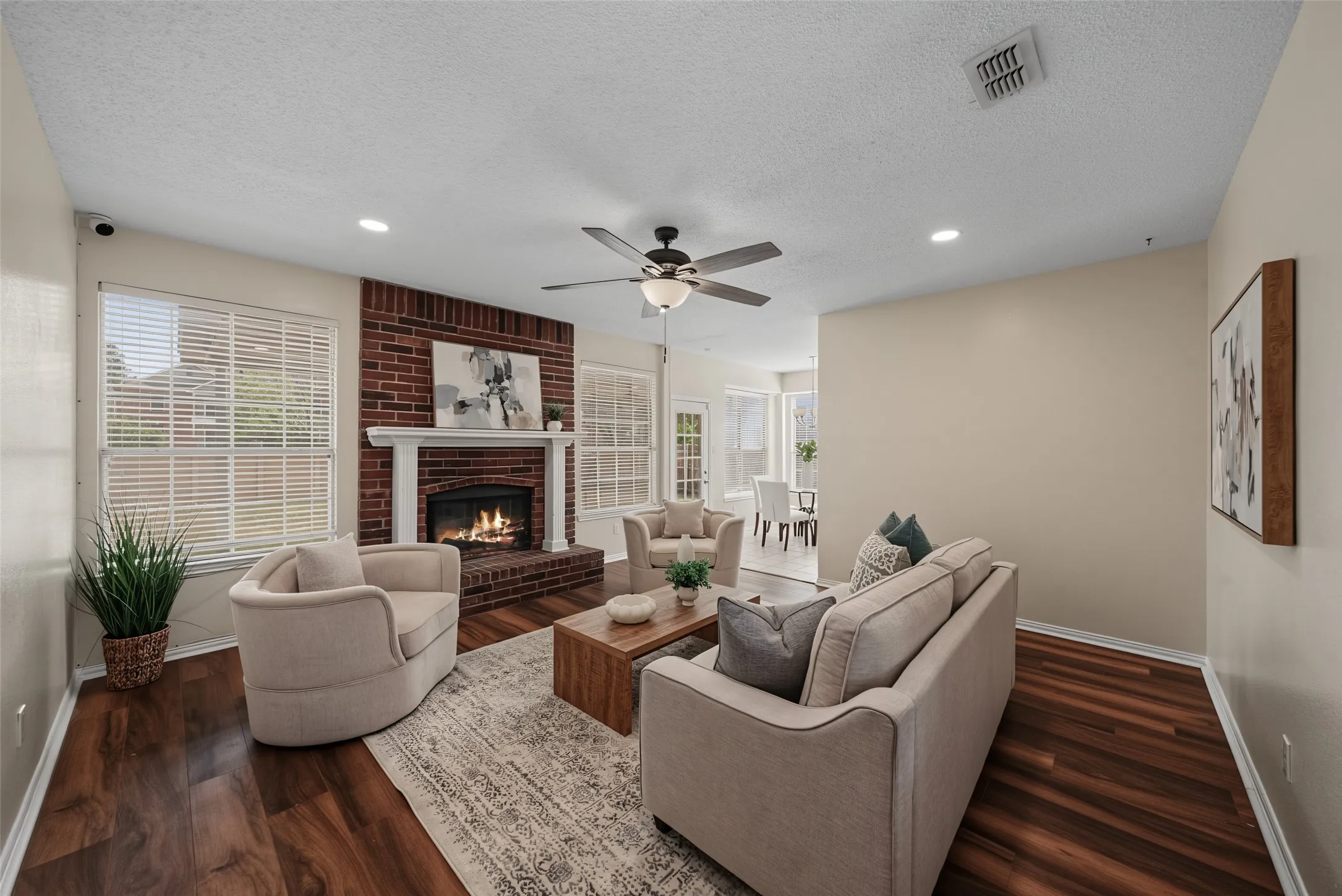 Single Family Residence For Sale in Tarrant County , 8112 Fireside Drive, North Richland Hills, Texas 76182, 4 Bedroom, 3 Bathroom, 2 Garage spaces, 2,113 Sqft, built in 1989, mls#21352368, Real Estate Agent in North Richland Hills, Homes For Sale in Tarrant county, Homes For Sale in North Richland Hills, Realtor in North Richland Hills Texas, Real Estate Brokerage Independent Realty Texas, Luminita Cordes Realtor