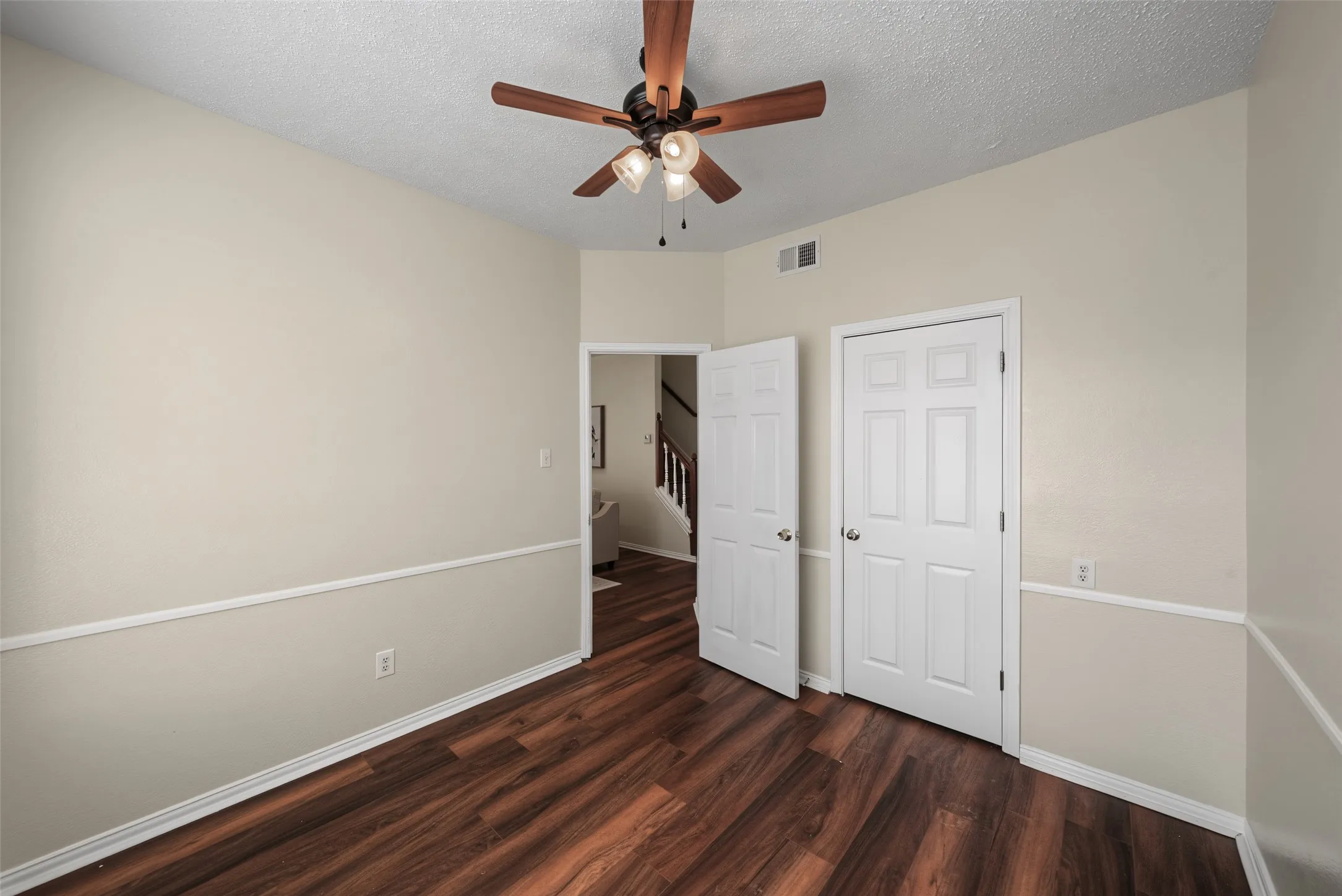 Single Family Residence For Sale in Tarrant County , 8112 Fireside Drive, North Richland Hills, Texas 76182, 4 Bedroom, 3 Bathroom, 2 Garage spaces, 2,113 Sqft, built in 1989, mls#21352368, Real Estate Agent in North Richland Hills, Homes For Sale in Tarrant county, Homes For Sale in North Richland Hills, Realtor in North Richland Hills Texas, Real Estate Brokerage Independent Realty Texas, Luminita Cordes Realtor
