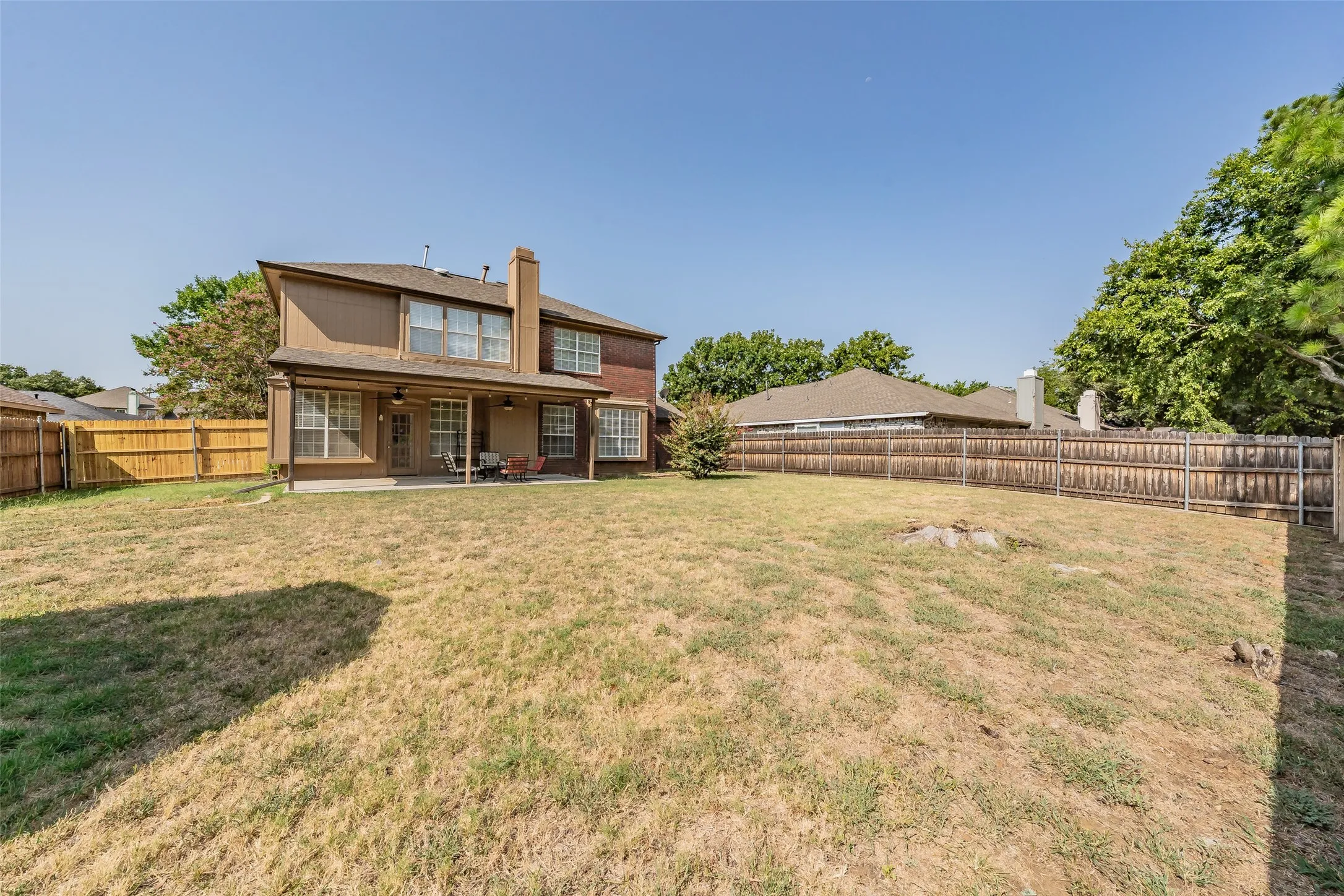 Single Family Residence For Sale in Tarrant County , 8112 Fireside Drive, North Richland Hills, Texas 76182, 4 Bedroom, 3 Bathroom, 2 Garage spaces, 2,113 Sqft, built in 1989, mls#21352368, Real Estate Agent in North Richland Hills, Homes For Sale in Tarrant county, Homes For Sale in North Richland Hills, Realtor in North Richland Hills Texas, Real Estate Brokerage Independent Realty Texas, Luminita Cordes Realtor