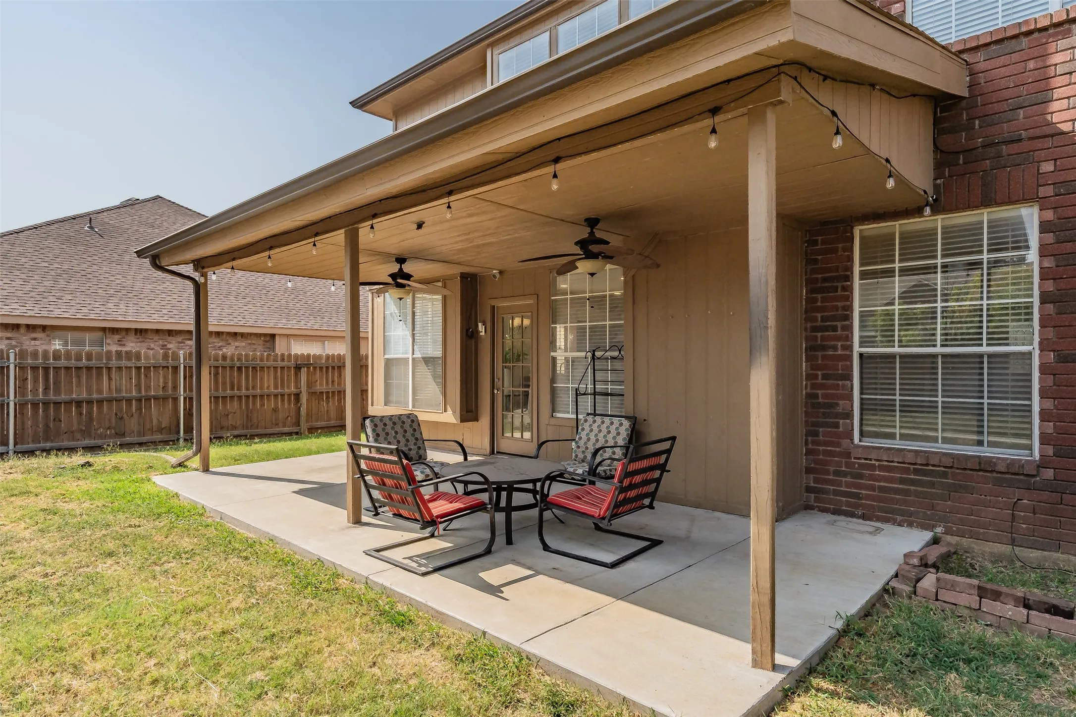 Single Family Residence For Sale in Tarrant County , 8112 Fireside Drive, North Richland Hills, Texas 76182, 4 Bedroom, 3 Bathroom, 2 Garage spaces, 2,113 Sqft, built in 1989, mls#21352368, Real Estate Agent in North Richland Hills, Homes For Sale in Tarrant county, Homes For Sale in North Richland Hills, Realtor in North Richland Hills Texas, Real Estate Brokerage Independent Realty Texas, Luminita Cordes Realtor