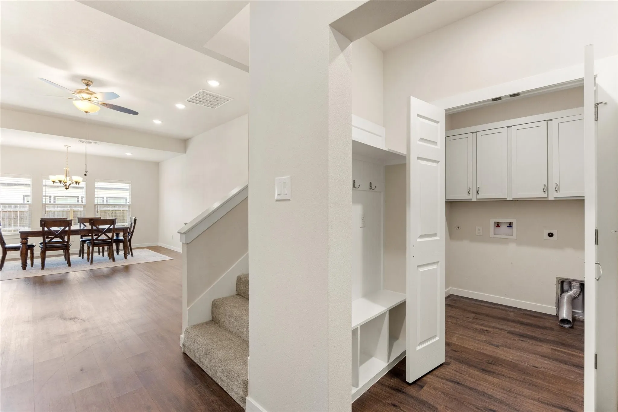 Single Family Residence For Sale in Hood County , 3805 Sage Court, Granbury, Texas 76048, 4 Bedroom, 3 Bathroom, 2 Garage spaces, 2,423 Sqft, built in 2022, mls#21344975, Real Estate Agent in Granbury, Homes For Sale in Hood county, Homes For Sale in Granbury, Realtor in Granbury Texas, Real Estate Brokerage Independent Realty Texas, Luminita Cordes Realtor