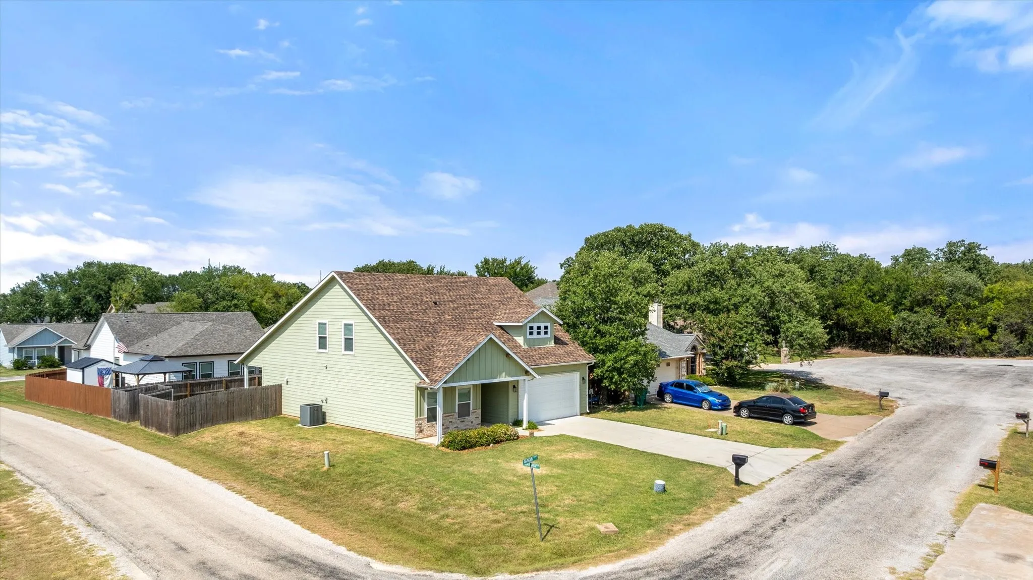 Single Family Residence For Sale in Hood County , 3805 Sage Court, Granbury, Texas 76048, 4 Bedroom, 3 Bathroom, 2 Garage spaces, 2,423 Sqft, built in 2022, mls#21344975, Real Estate Agent in Granbury, Homes For Sale in Hood county, Homes For Sale in Granbury, Realtor in Granbury Texas, Real Estate Brokerage Independent Realty Texas, Luminita Cordes Realtor