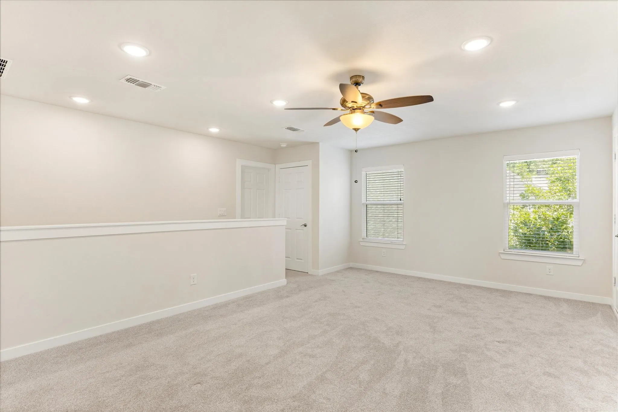 Single Family Residence For Sale in Hood County , 3805 Sage Court, Granbury, Texas 76048, 4 Bedroom, 3 Bathroom, 2 Garage spaces, 2,423 Sqft, built in 2022, mls#21344975, Real Estate Agent in Granbury, Homes For Sale in Hood county, Homes For Sale in Granbury, Realtor in Granbury Texas, Real Estate Brokerage Independent Realty Texas, Luminita Cordes Realtor