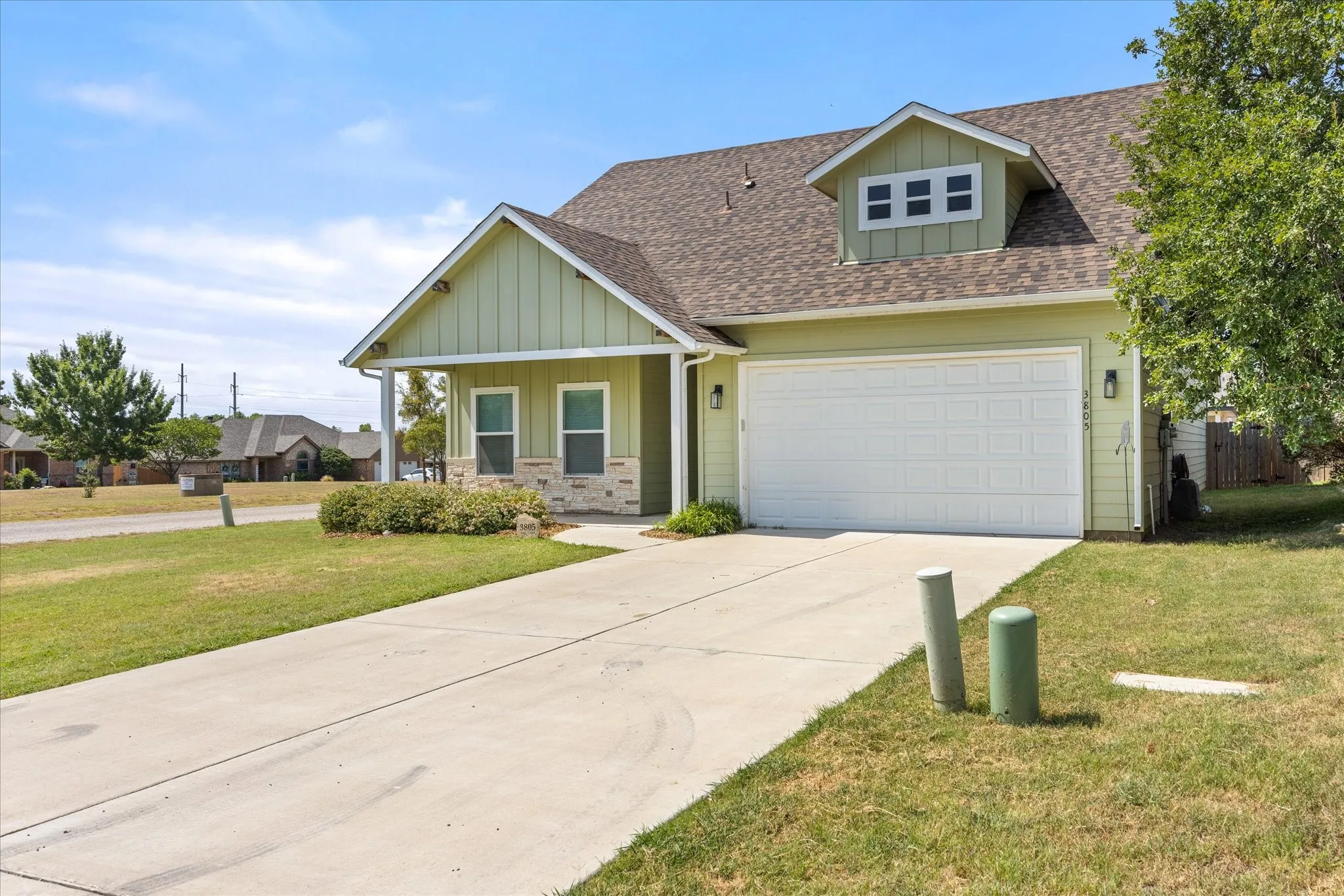 Single Family Residence For Sale in Hood County , 3805 Sage Court, Granbury, Texas 76048, 4 Bedroom, 3 Bathroom, 2 Garage spaces, 2,423 Sqft, built in 2022, mls#21344975, Real Estate Agent in Granbury, Homes For Sale in Hood county, Homes For Sale in Granbury, Realtor in Granbury Texas, Real Estate Brokerage Independent Realty Texas, Luminita Cordes Realtor