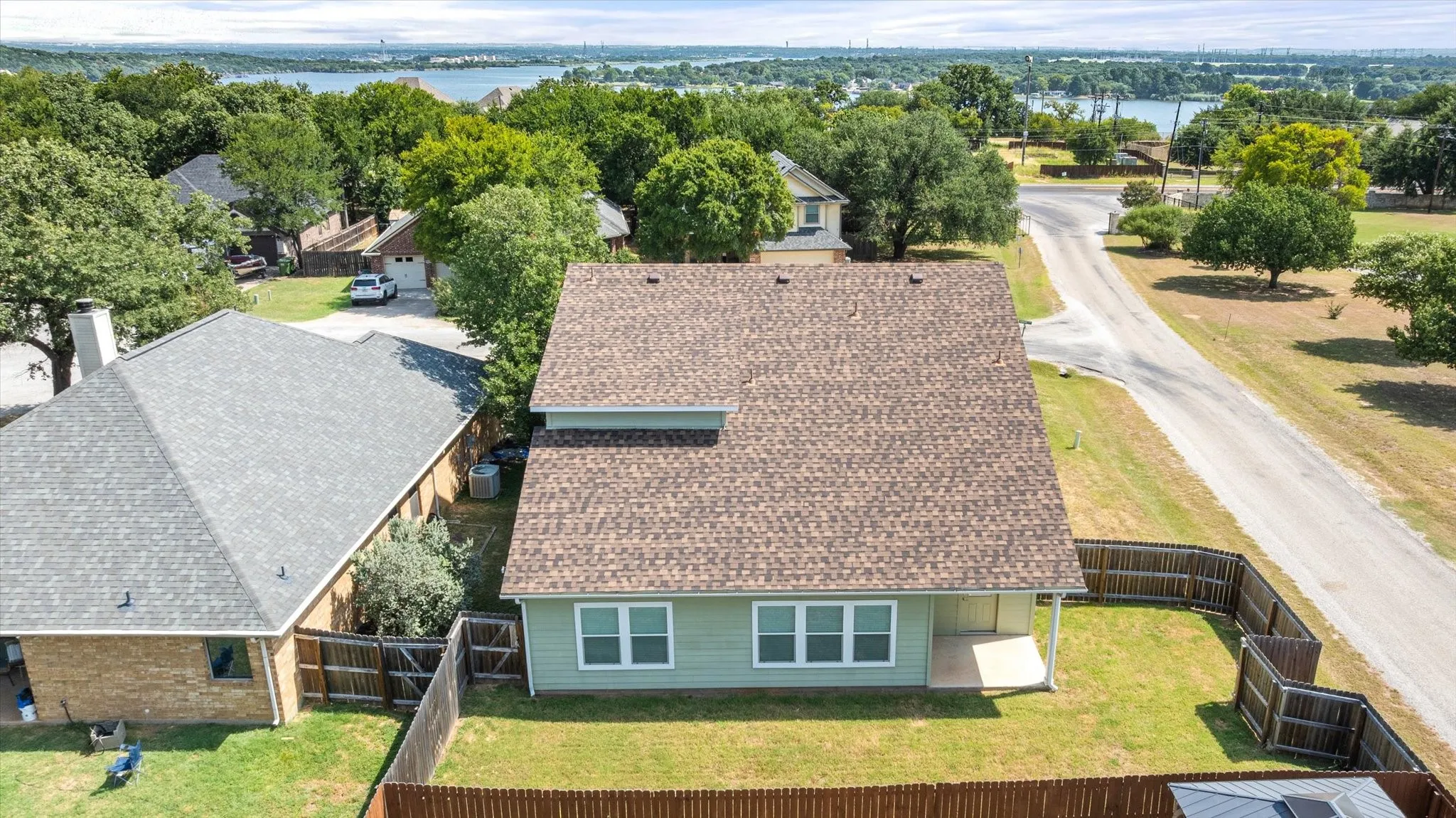 Single Family Residence For Sale in Hood County , 3805 Sage Court, Granbury, Texas 76048, 4 Bedroom, 3 Bathroom, 2 Garage spaces, 2,423 Sqft, built in 2022, mls#21344975, Real Estate Agent in Granbury, Homes For Sale in Hood county, Homes For Sale in Granbury, Realtor in Granbury Texas, Real Estate Brokerage Independent Realty Texas, Luminita Cordes Realtor