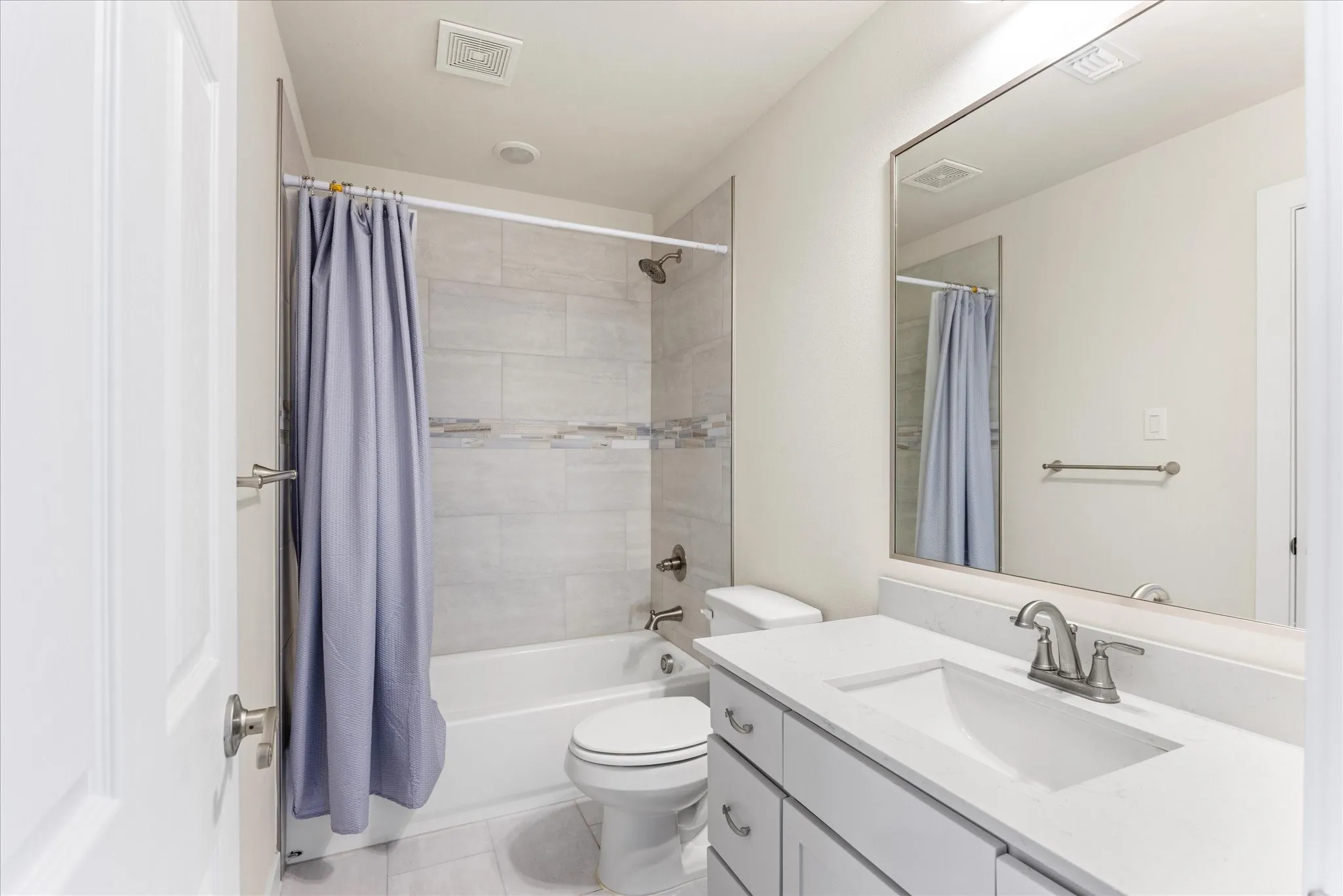 Single Family Residence For Sale in Hood County , 3805 Sage Court, Granbury, Texas 76048, 4 Bedroom, 3 Bathroom, 2 Garage spaces, 2,423 Sqft, built in 2022, mls#21344975, Real Estate Agent in Granbury, Homes For Sale in Hood county, Homes For Sale in Granbury, Realtor in Granbury Texas, Real Estate Brokerage Independent Realty Texas, Luminita Cordes Realtor