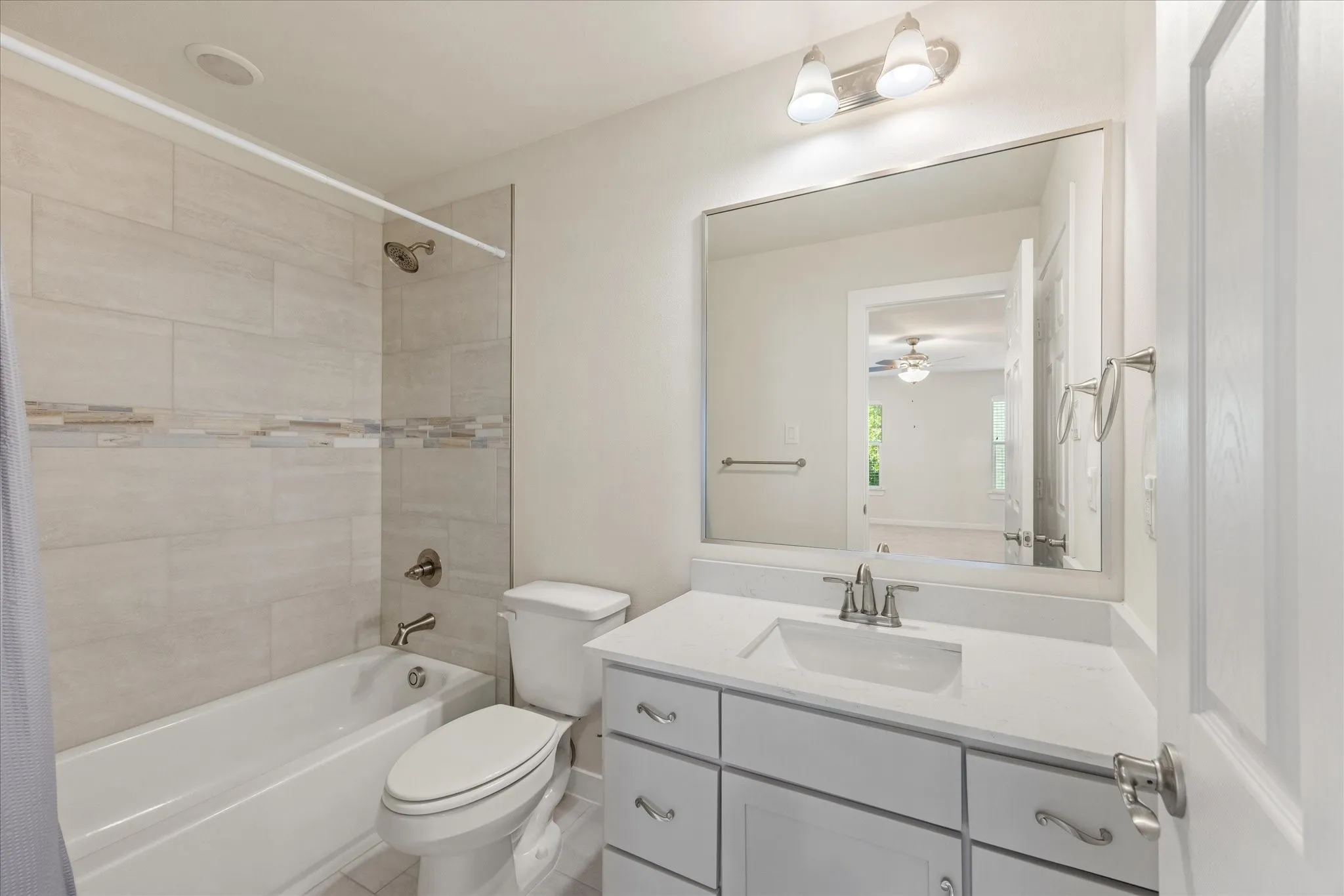 Single Family Residence For Sale in Hood County , 3805 Sage Court, Granbury, Texas 76048, 4 Bedroom, 3 Bathroom, 2 Garage spaces, 2,423 Sqft, built in 2022, mls#21344975, Real Estate Agent in Granbury, Homes For Sale in Hood county, Homes For Sale in Granbury, Realtor in Granbury Texas, Real Estate Brokerage Independent Realty Texas, Luminita Cordes Realtor