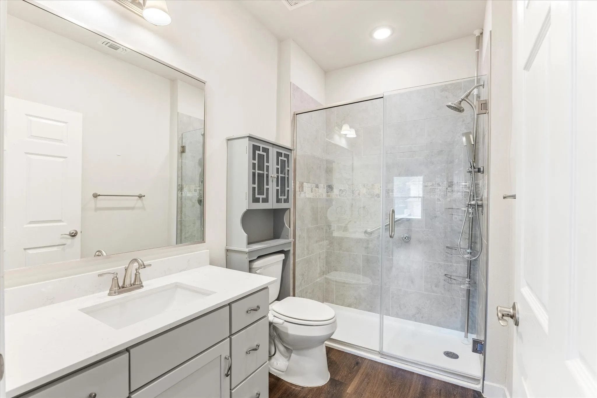 Single Family Residence For Sale in Hood County , 3805 Sage Court, Granbury, Texas 76048, 4 Bedroom, 3 Bathroom, 2 Garage spaces, 2,423 Sqft, built in 2022, mls#21344975, Real Estate Agent in Granbury, Homes For Sale in Hood county, Homes For Sale in Granbury, Realtor in Granbury Texas, Real Estate Brokerage Independent Realty Texas, Luminita Cordes Realtor