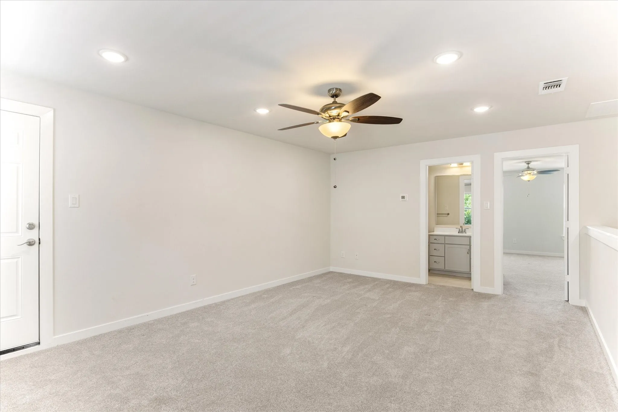 Single Family Residence For Sale in Hood County , 3805 Sage Court, Granbury, Texas 76048, 4 Bedroom, 3 Bathroom, 2 Garage spaces, 2,423 Sqft, built in 2022, mls#21344975, Real Estate Agent in Granbury, Homes For Sale in Hood county, Homes For Sale in Granbury, Realtor in Granbury Texas, Real Estate Brokerage Independent Realty Texas, Luminita Cordes Realtor