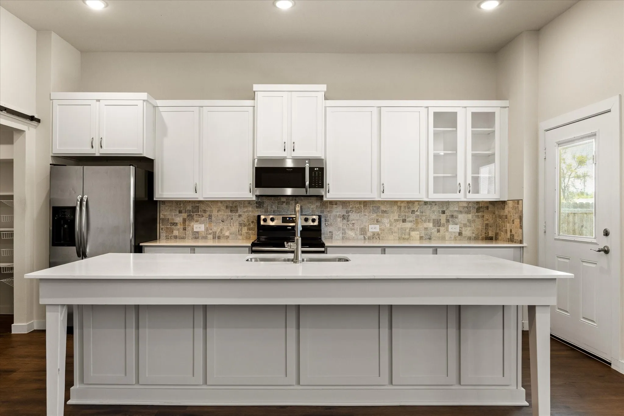 Single Family Residence For Sale in Hood County , 3805 Sage Court, Granbury, Texas 76048, 4 Bedroom, 3 Bathroom, 2 Garage spaces, 2,423 Sqft, built in 2022, mls#21344975, Real Estate Agent in Granbury, Homes For Sale in Hood county, Homes For Sale in Granbury, Realtor in Granbury Texas, Real Estate Brokerage Independent Realty Texas, Luminita Cordes Realtor