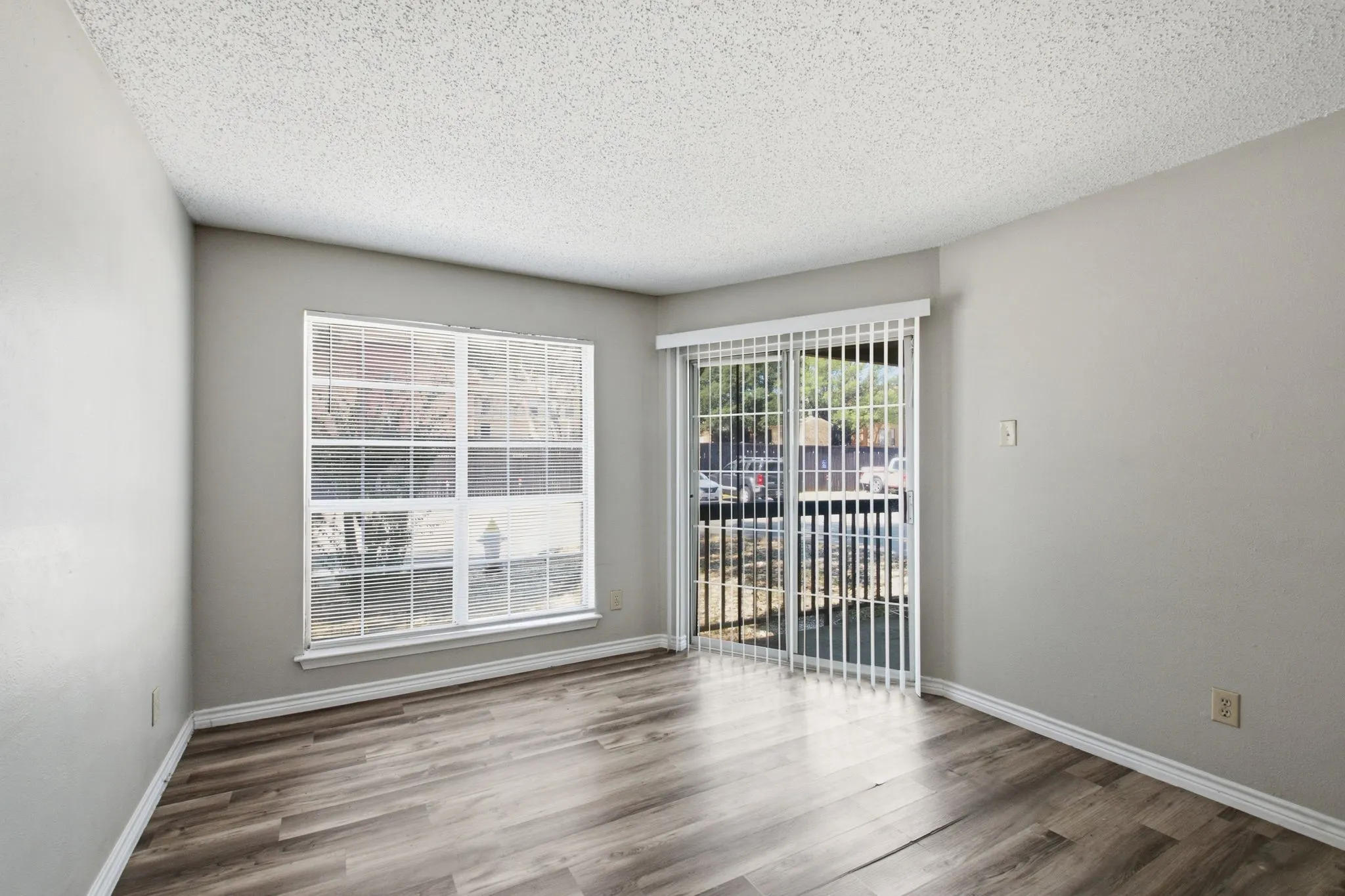Condominium For Sale in Collin County , 18333 Roehampton Drive 416, Dallas, Texas 75252, 1 Bedroom, 1 Bathroom, Garage spaces, 448 Sqft, built in 1985, mls#21352876, Real Estate Agent in Dallas, Homes For Sale in Collin county, Homes For Sale in Dallas, Realtor in Dallas Texas, Real Estate Brokerage Independent Realty Texas, Luminita Cordes Realtor