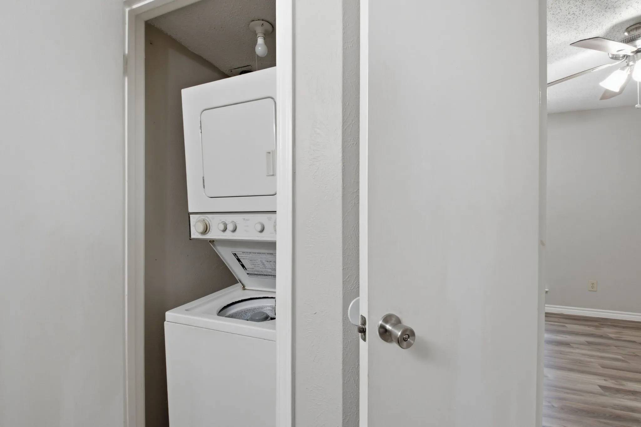 Condominium For Sale in Collin County , 18333 Roehampton Drive 416, Dallas, Texas 75252, 1 Bedroom, 1 Bathroom, Garage spaces, 448 Sqft, built in 1985, mls#21352876, Real Estate Agent in Dallas, Homes For Sale in Collin county, Homes For Sale in Dallas, Realtor in Dallas Texas, Real Estate Brokerage Independent Realty Texas, Luminita Cordes Realtor
