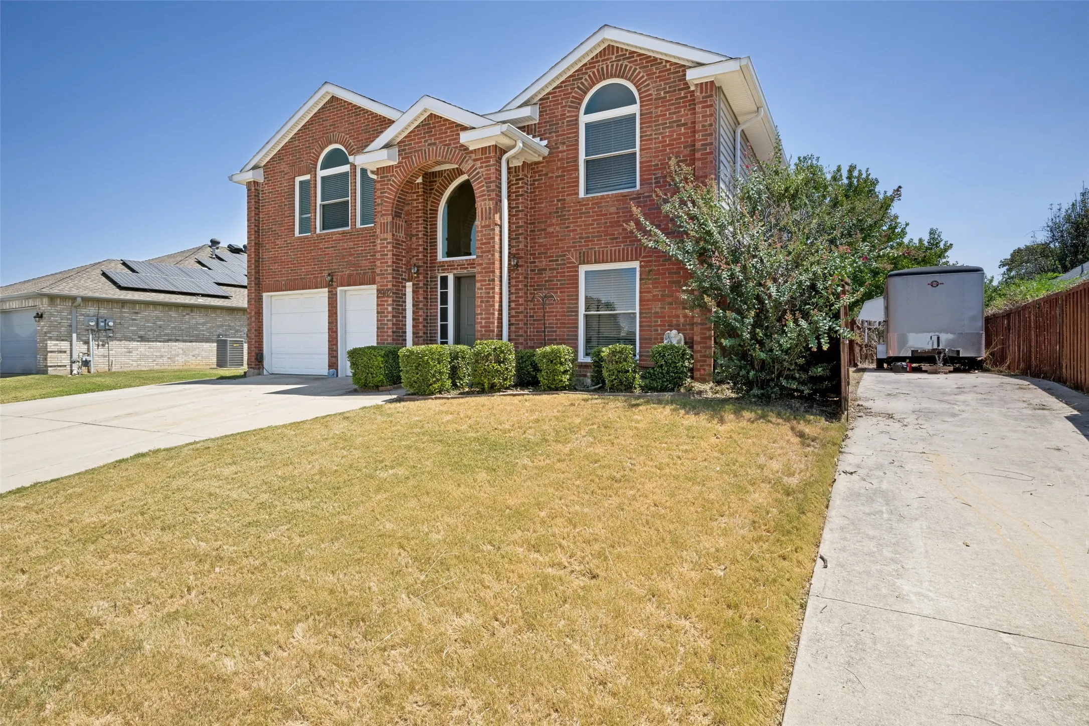 Enjoy an impressive 90 feet of additional driveway and parking space, providing plenty of room for guests, multiple vehicles, a boat, or recreational vehicles.
