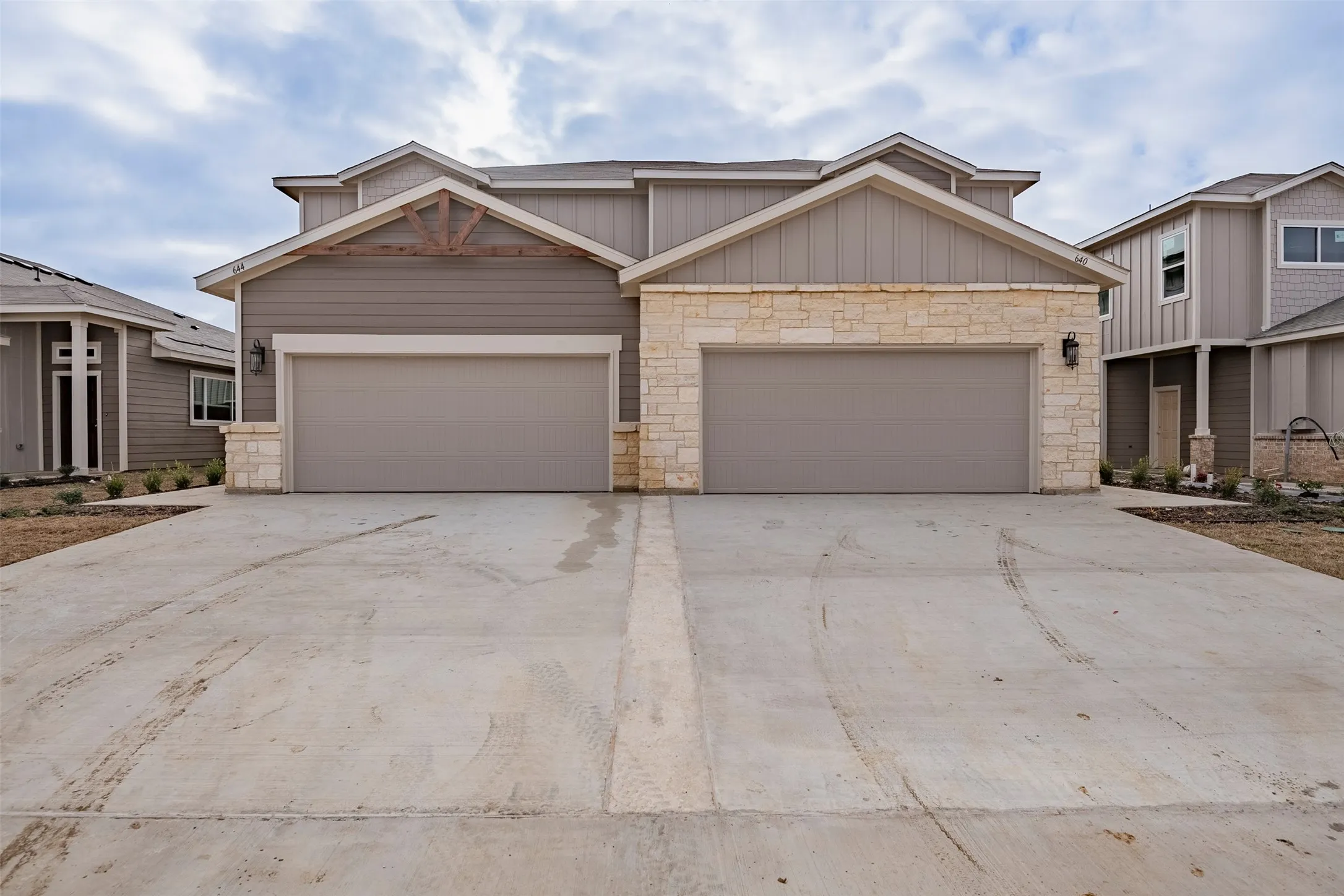 Duplex For Rent in Ellis County , 644 Wheatfield Drive, Venus, Texas 76084, 4 Bedroom, 3 Bathroom, 2 Garage spaces, 1,926 Sqft, built in 2023, mls#21352939, Real Estate Agent in Venus, Homes For Rent in Ellis county, Homes For Rent in Venus, Realtor in Venus Texas, Real Estate Brokerage Independent Realty Texas, Luminita Cordes Realtor