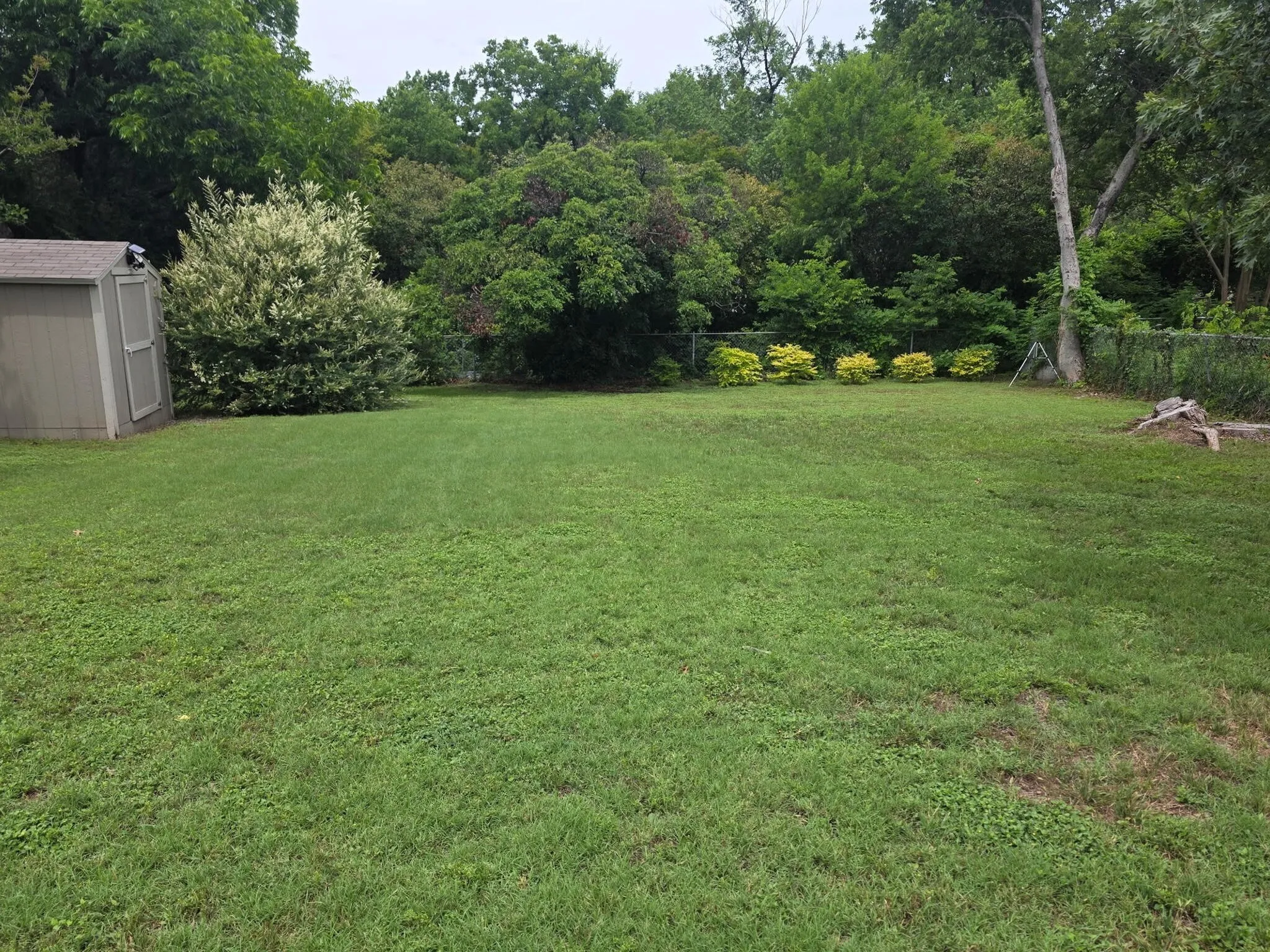 Single Family Residence For Sale in Dallas County , 3811 Academy Drive, Dallas, Texas 75227, 2 Bedroom, 1 Bathroom, Garage spaces, 704 Sqft, built in 1949, Price $182,000, mls#21352885, Real Estate Agent in Dallas, Homes For Sale in Dallas county, Homes For Sale in Dallas, Realtor in Dallas Texas, Real Estate Brokerage Independent Realty Texas, Luminita Cordes Realtor