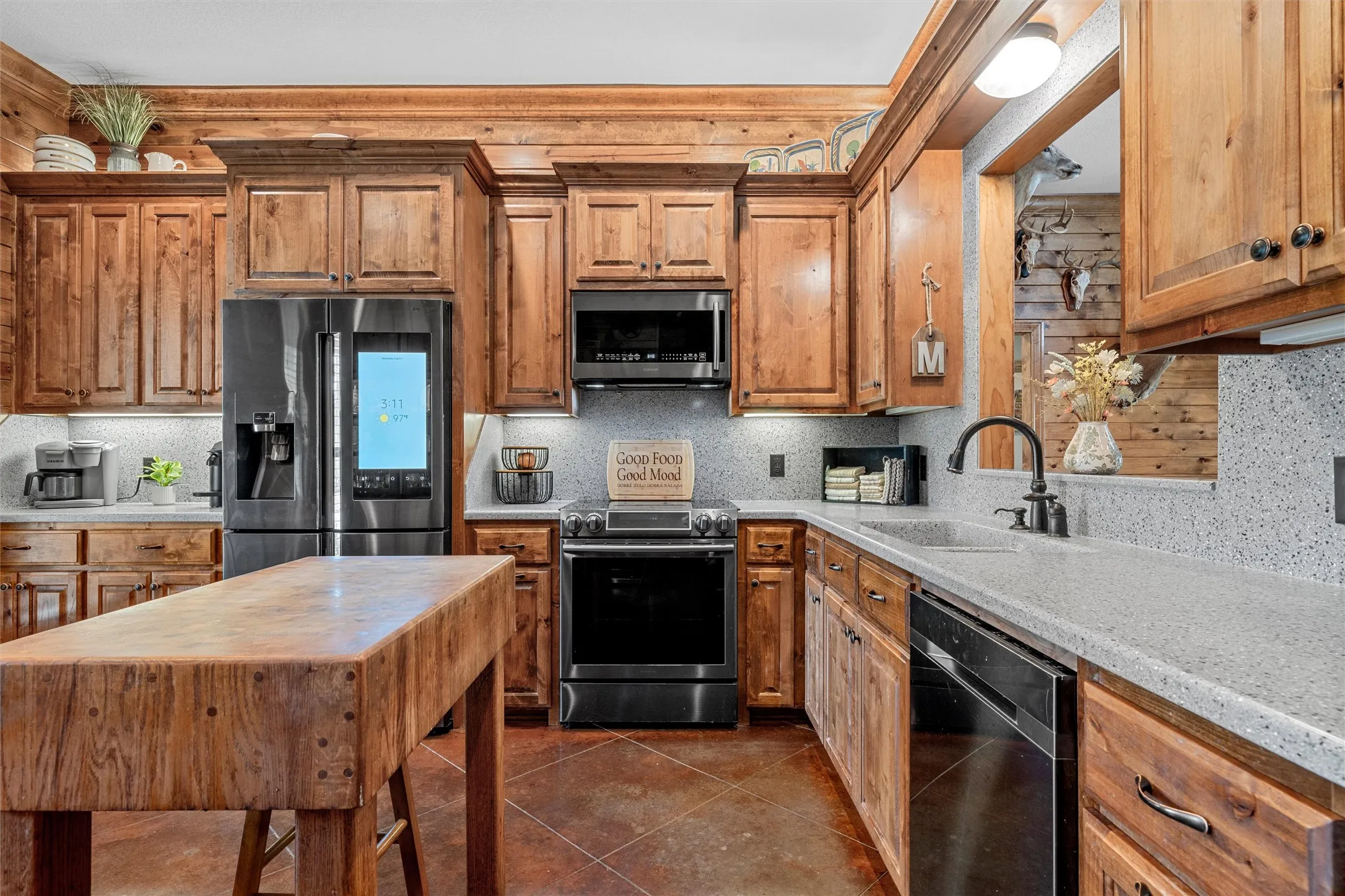Single Family Residence For Sale in Mc Lennan County , 1200 N Davis Street, West, Texas 76691, 3 Bedroom, 4 Bathroom, 2 Garage spaces, 2,020 Sqft, built in 2016, mls#21351302, Real Estate Agent in West, Homes For Sale in Mc Lennan county, Homes For Sale in West, Realtor in West Texas, Real Estate Brokerage Independent Realty Texas, Luminita Cordes Realtor