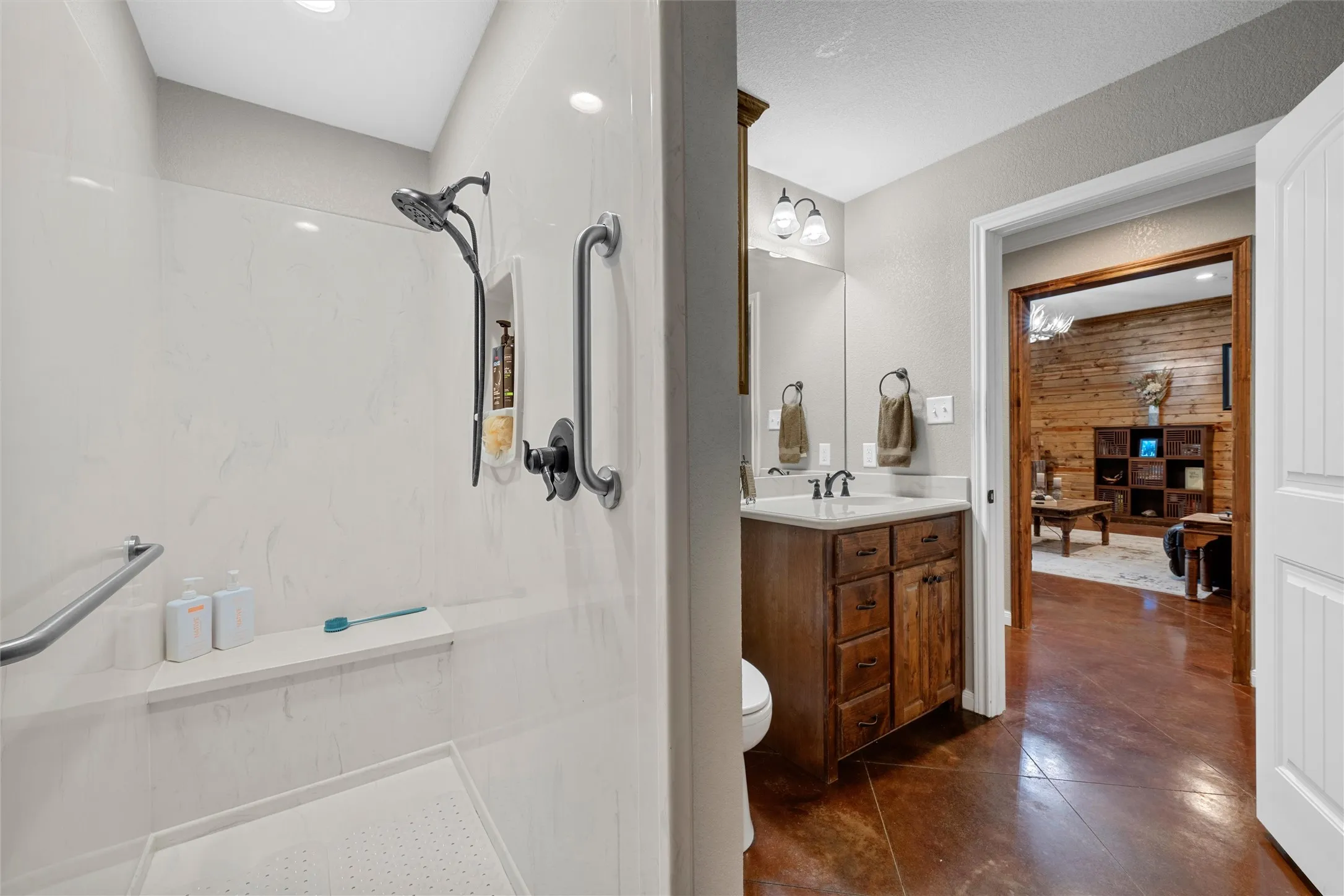 Single Family Residence For Sale in Mc Lennan County , 1200 N Davis Street, West, Texas 76691, 3 Bedroom, 4 Bathroom, 2 Garage spaces, 2,020 Sqft, built in 2016, mls#21351302, Real Estate Agent in West, Homes For Sale in Mc Lennan county, Homes For Sale in West, Realtor in West Texas, Real Estate Brokerage Independent Realty Texas, Luminita Cordes Realtor